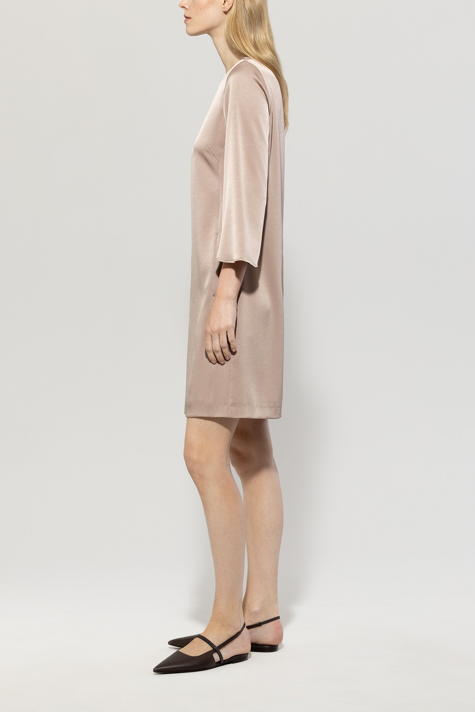Satin-Minikleid - mushroom - Standard | Model Seite