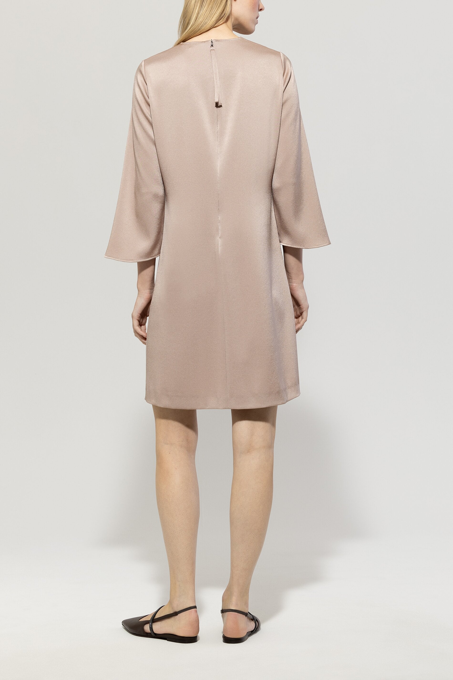 Satin-Minikleid - mushroom - Standard | Model Rück