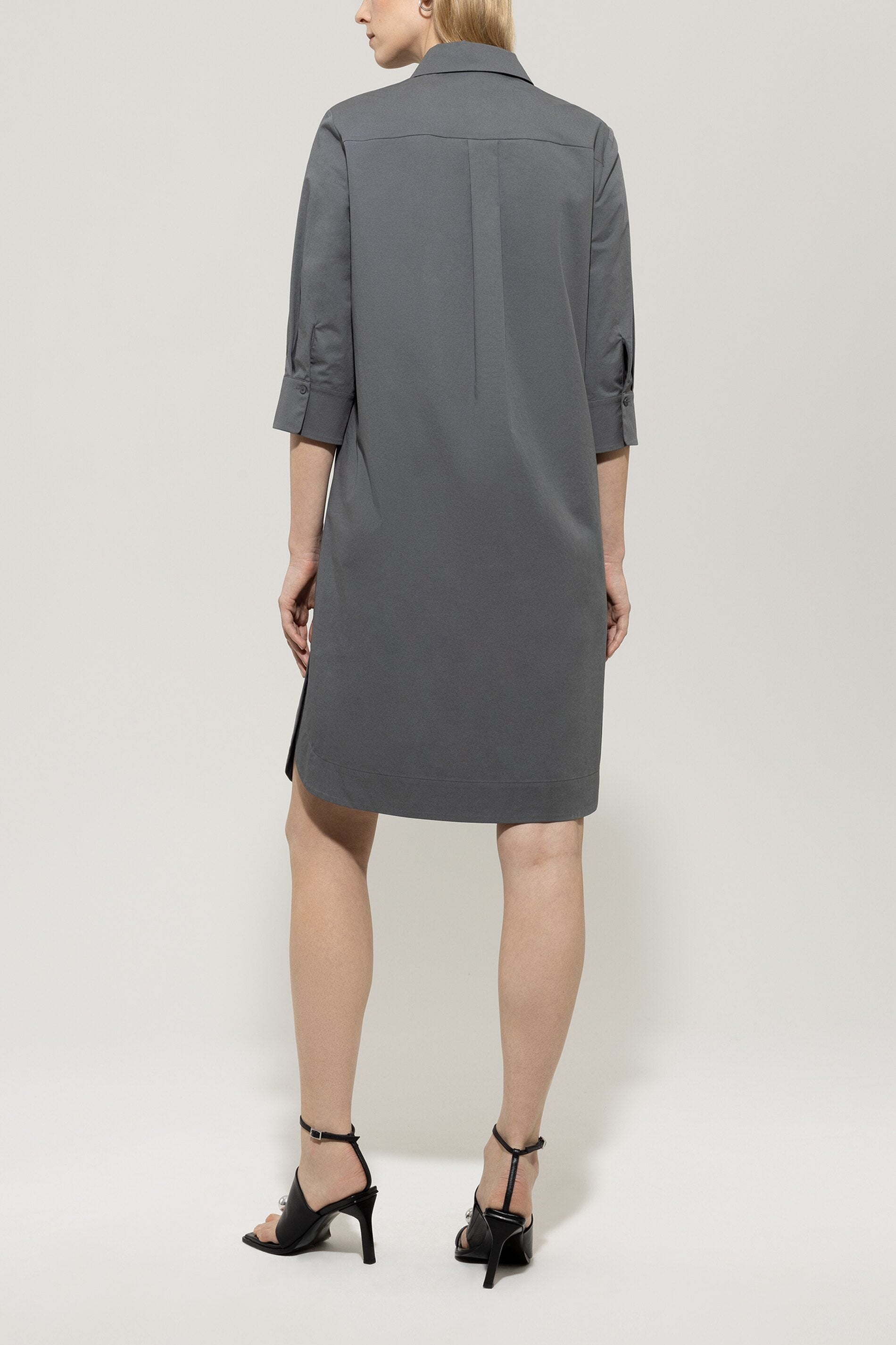 Gabardine-Hemdblusenkleid - cool grey - Standard | Model Rück