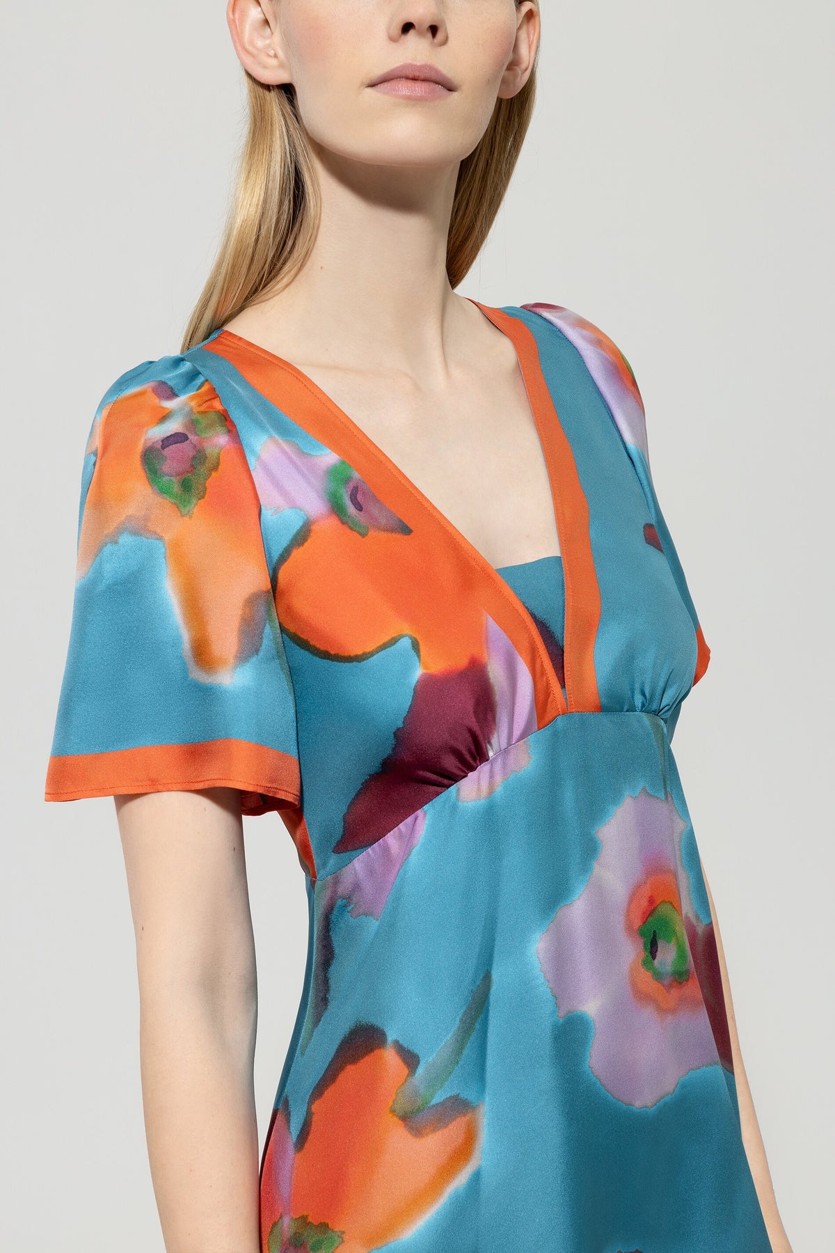 Maxikleid mit Hibiskus-Print - multi - Standard | Model Detail