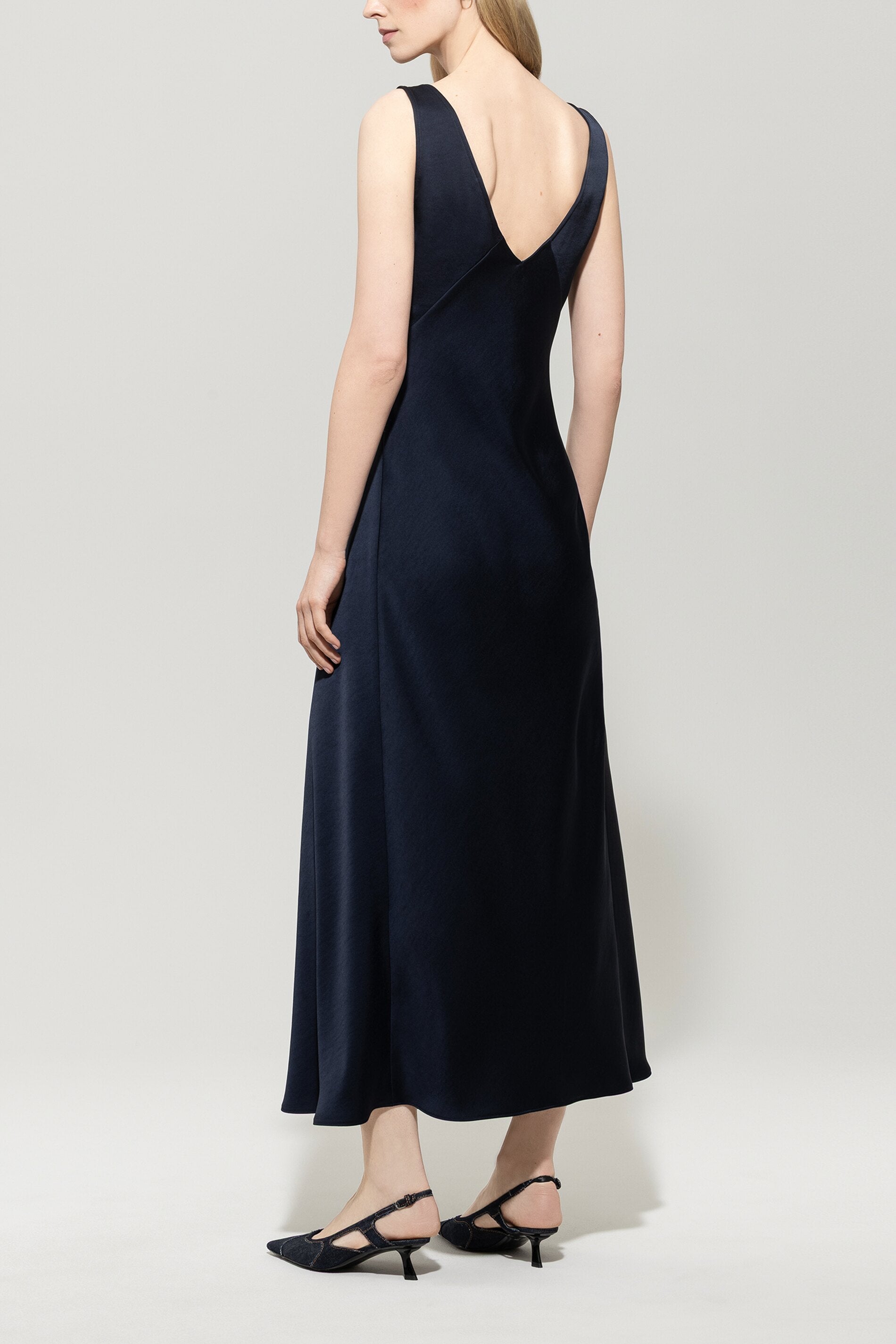 Satin-Maxidress - dark blue - Standard | Model Rück