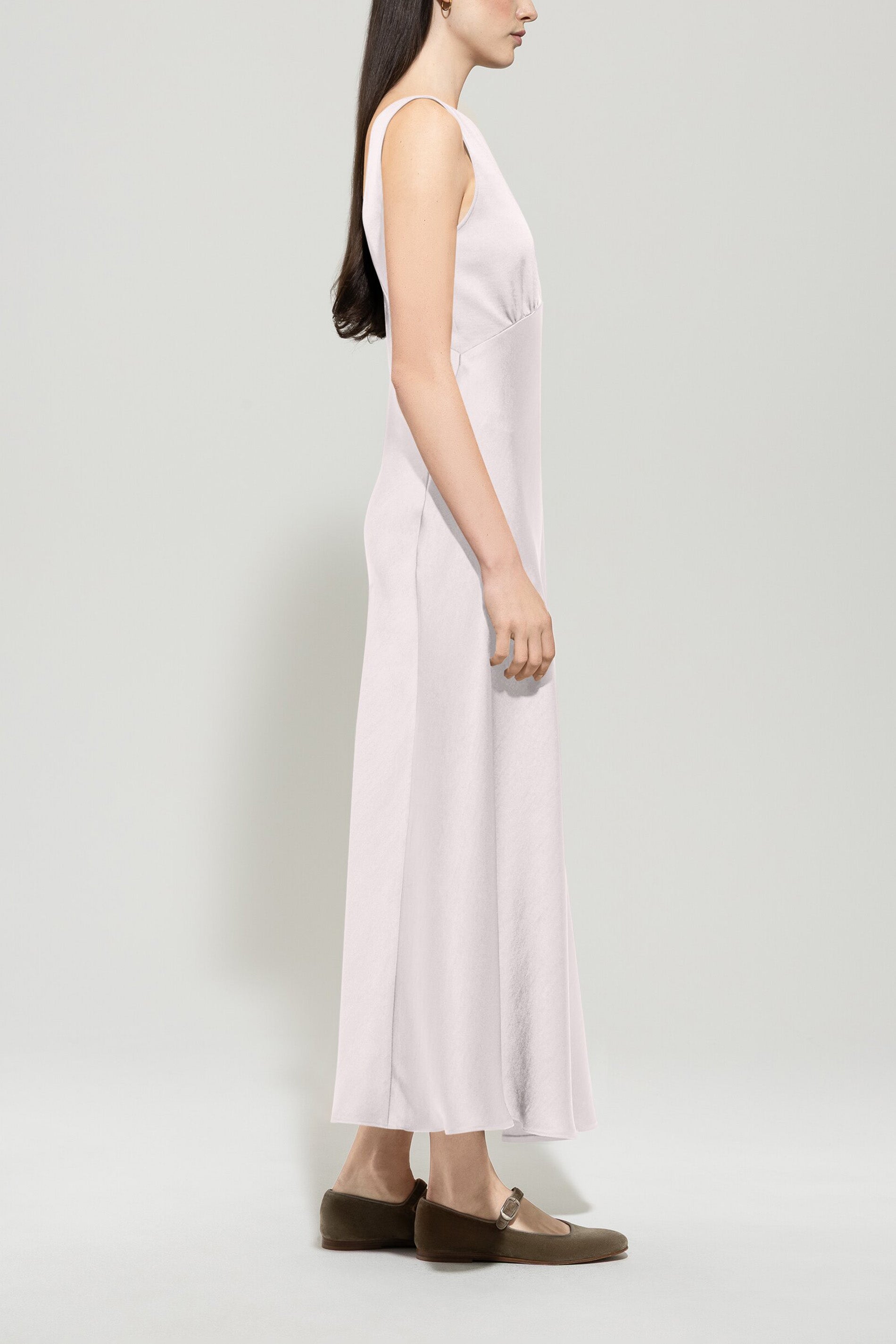 Satin-Maxidress - creamy powder - Standard | Model Seite