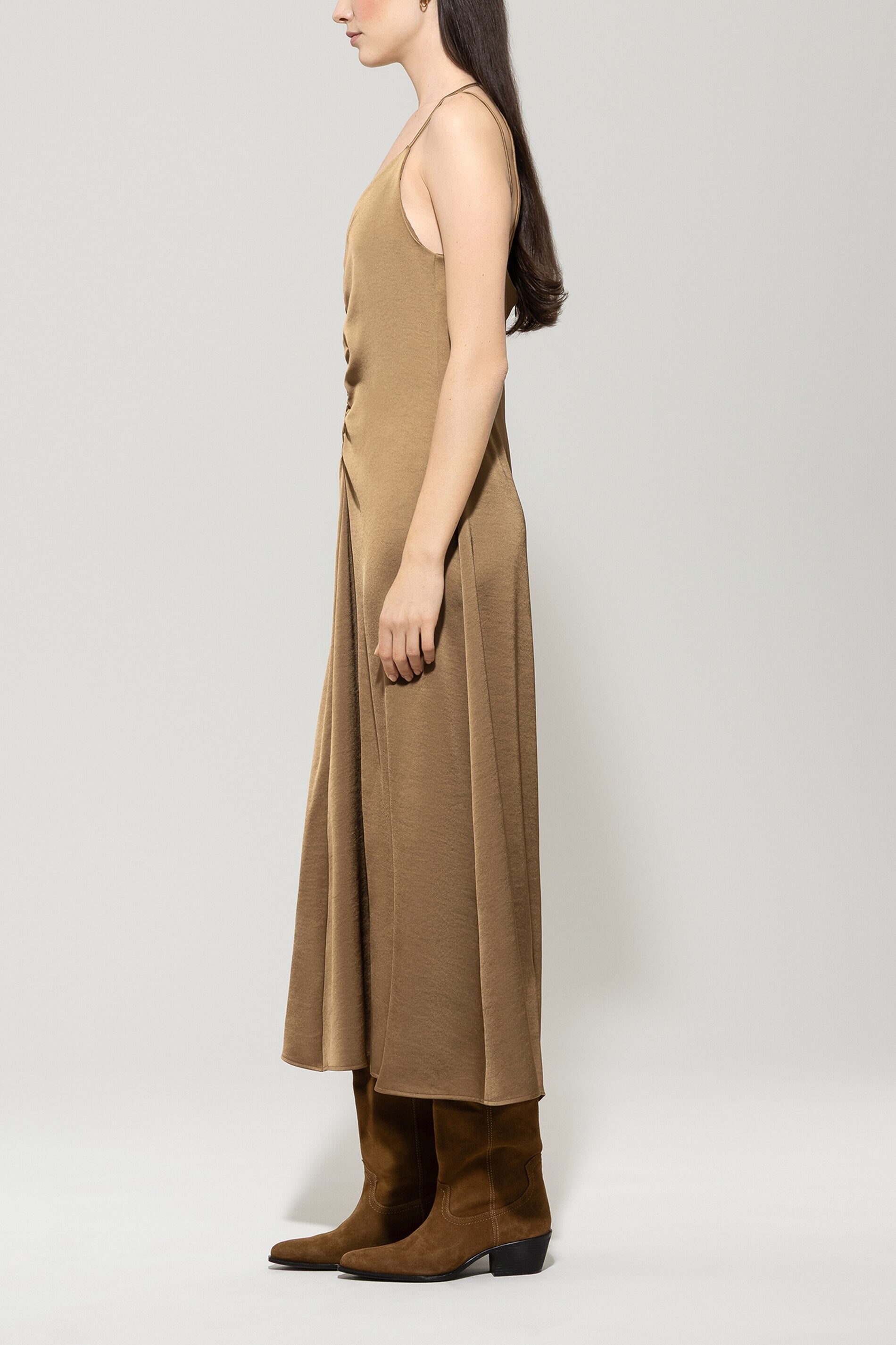 Satin-Slipdress - hanf - Standard | Model Seite