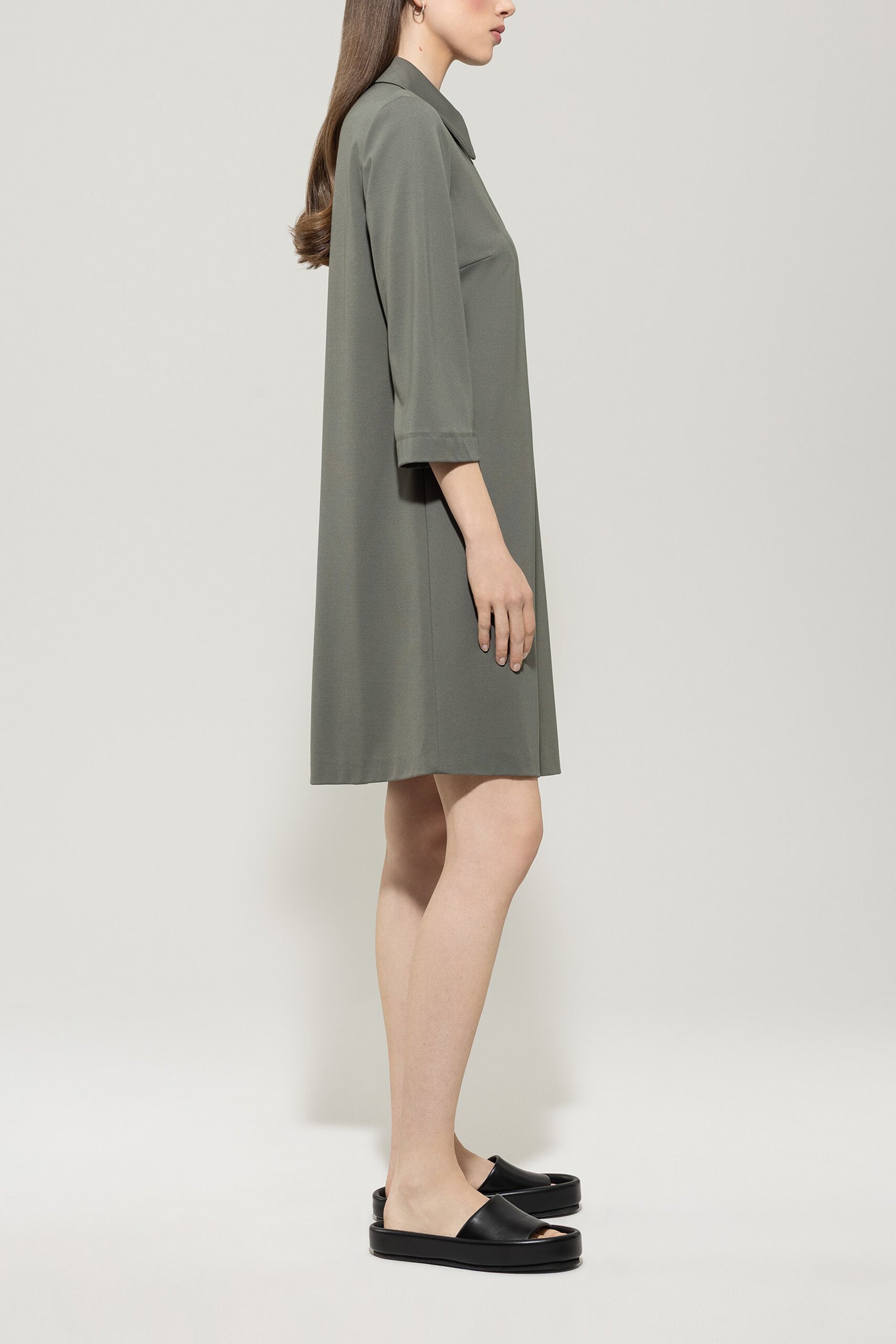 Polokleid aus Punto-Milano - cool khaki - Standard | Model Seite