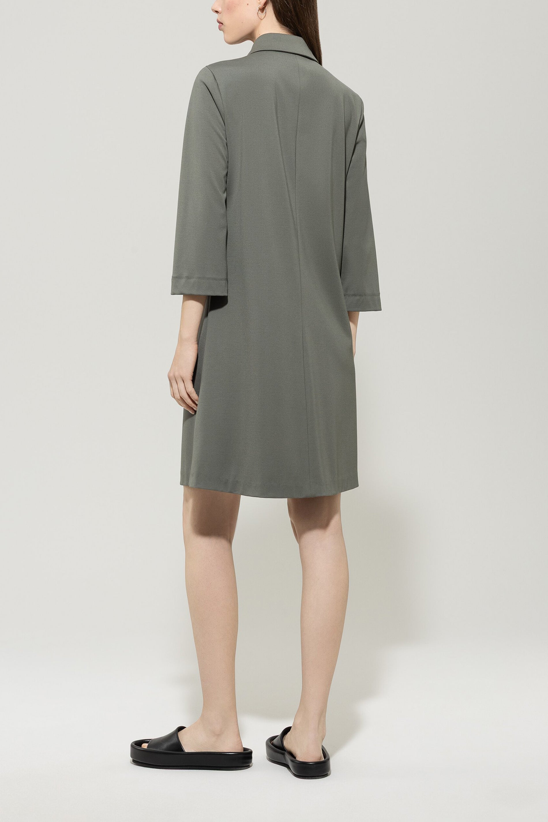 Polokleid aus Punto-Milano - cool khaki - Standard | Model Rück