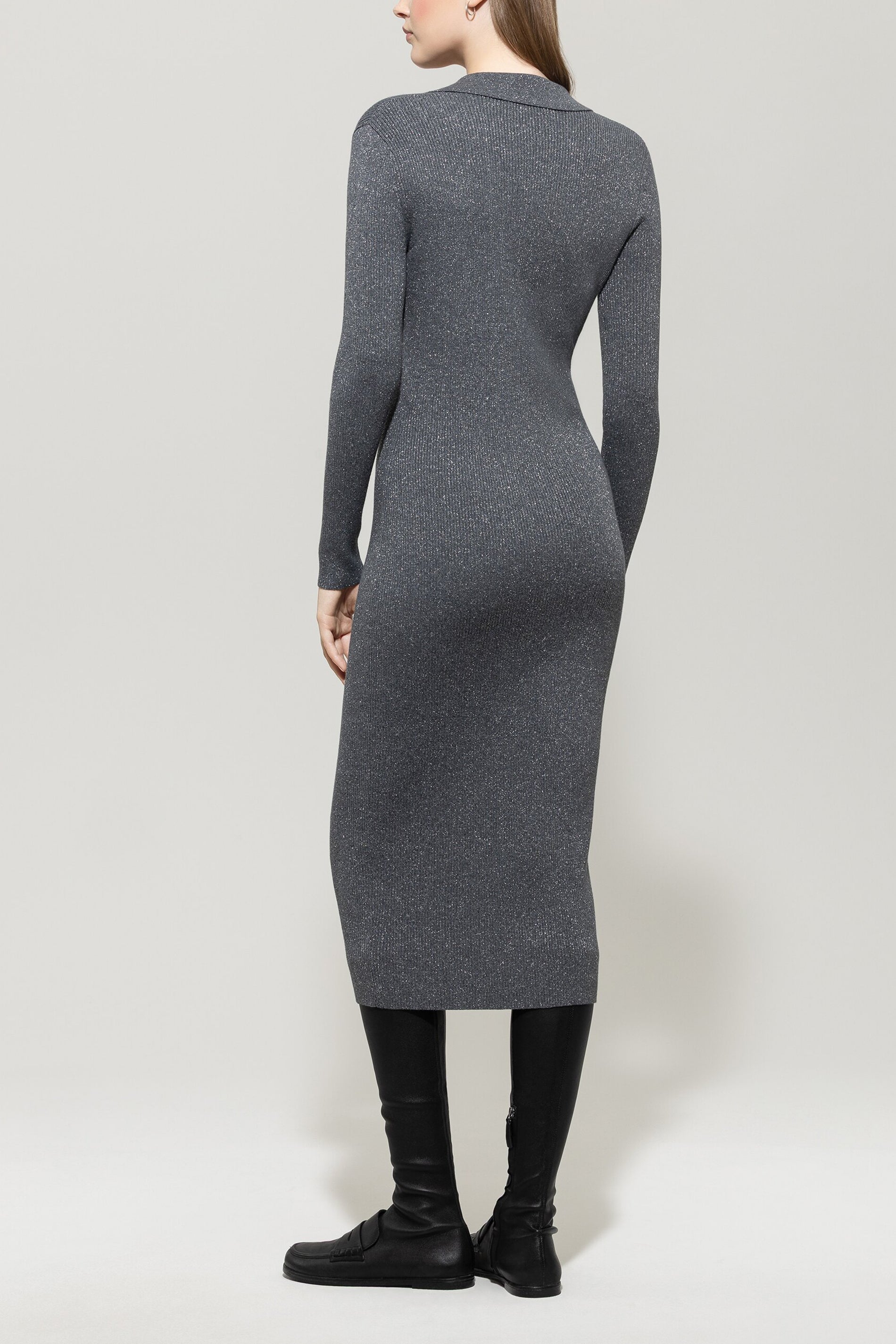 Langarm-Kleid aus Woll-Mix - urban grey - Standard | Model Rück