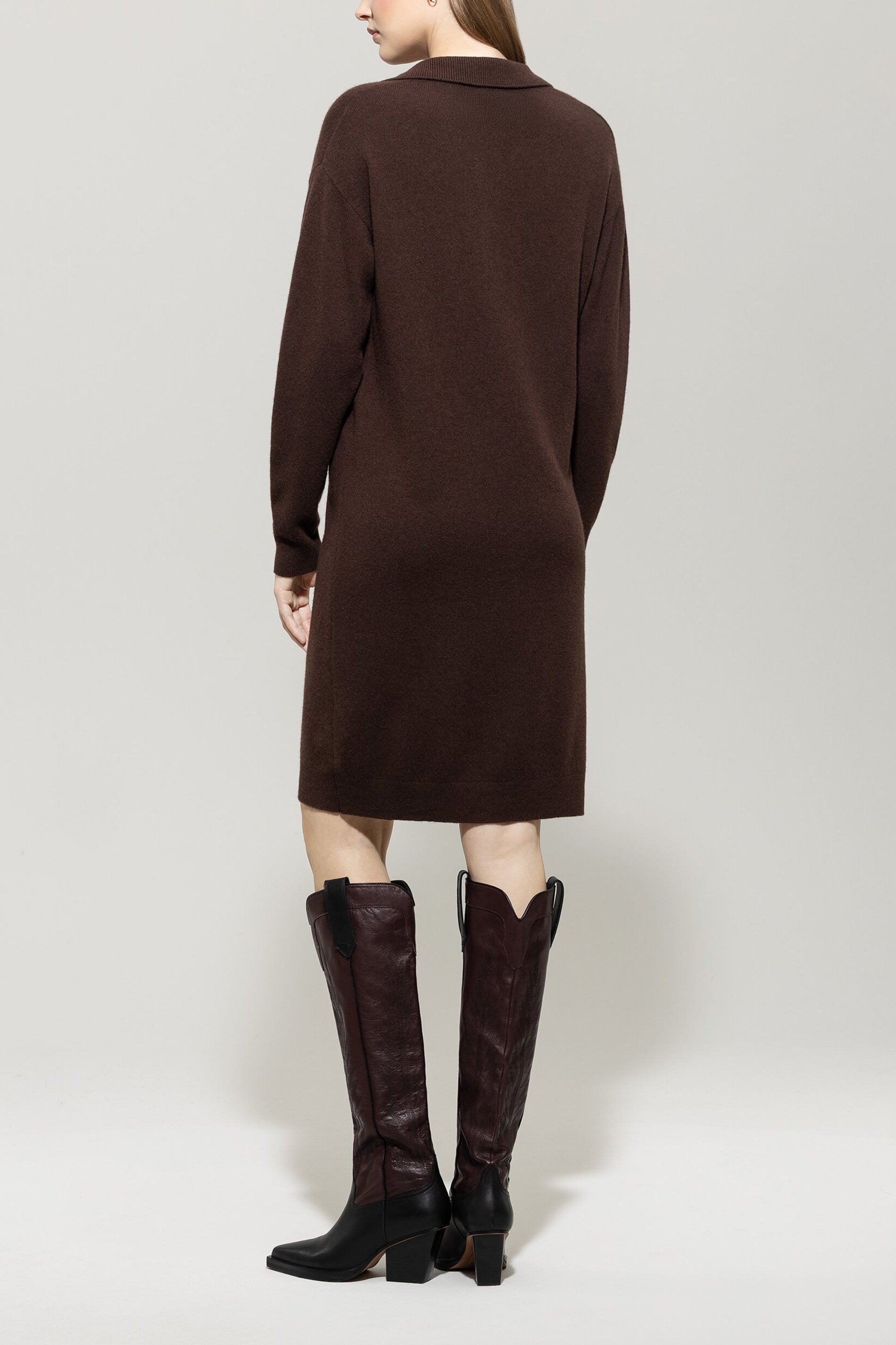 Midikleid in Parallelo-Optik - espresso - Standard | Model Rück