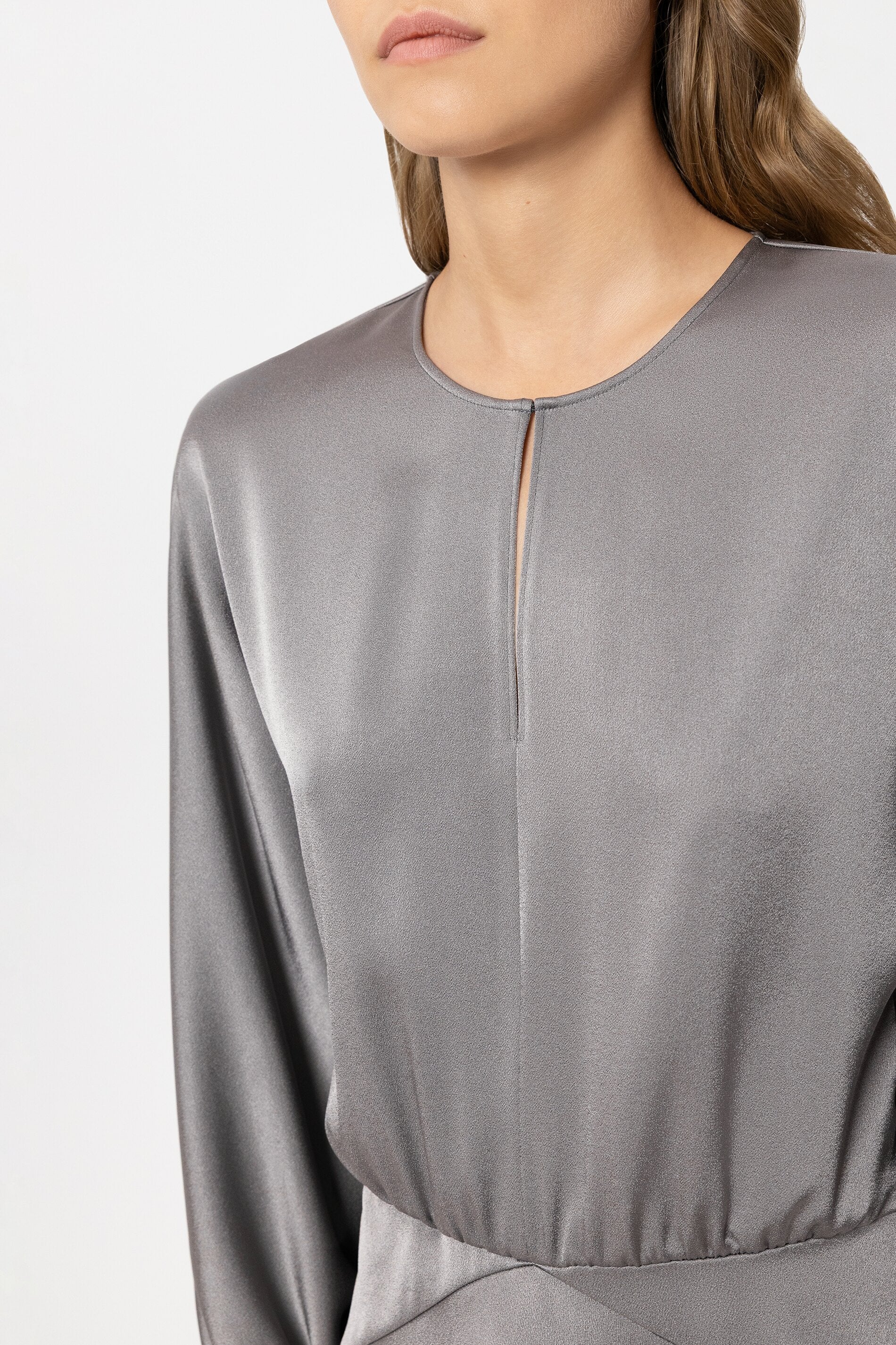 Midikleid mit Kimono-Ärmel - platin - Standard | Model Detail