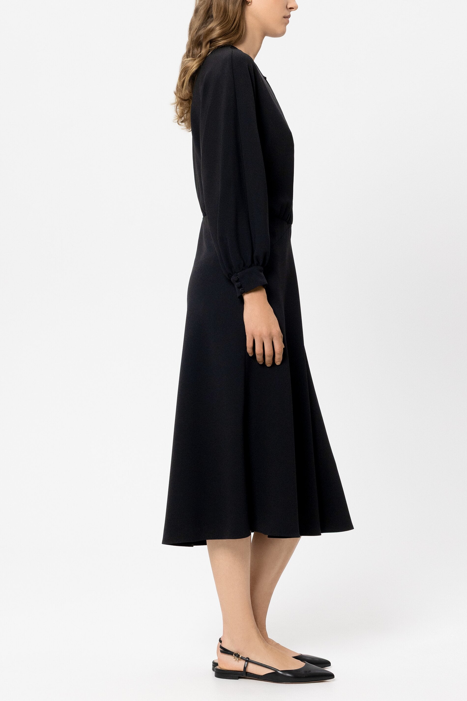 Midikleid mit Kimono-Ärmel - black - Standard | Model Seite