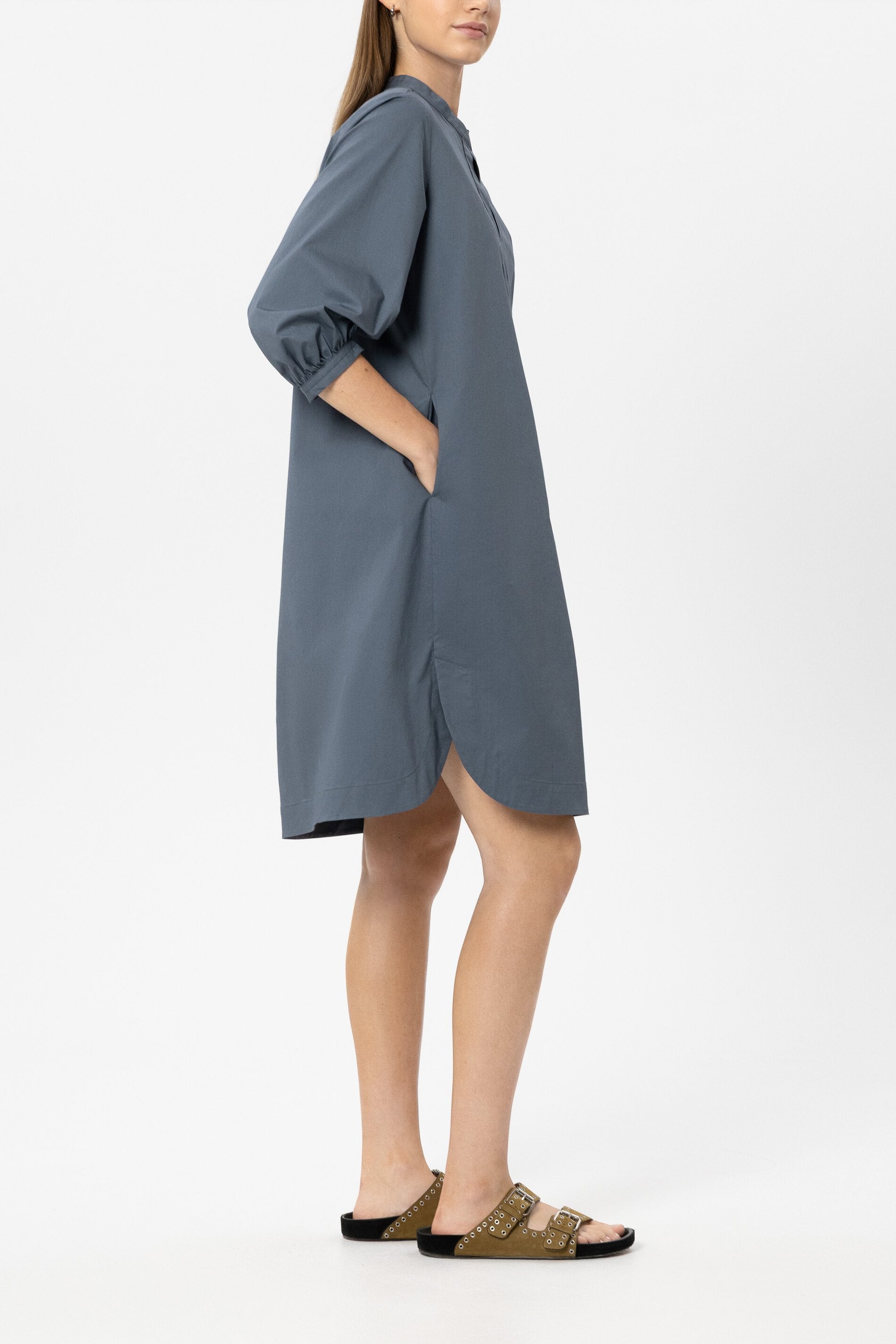 Gabardine-Hemdblusenkleid - tinted blue - Standard | Model Seite