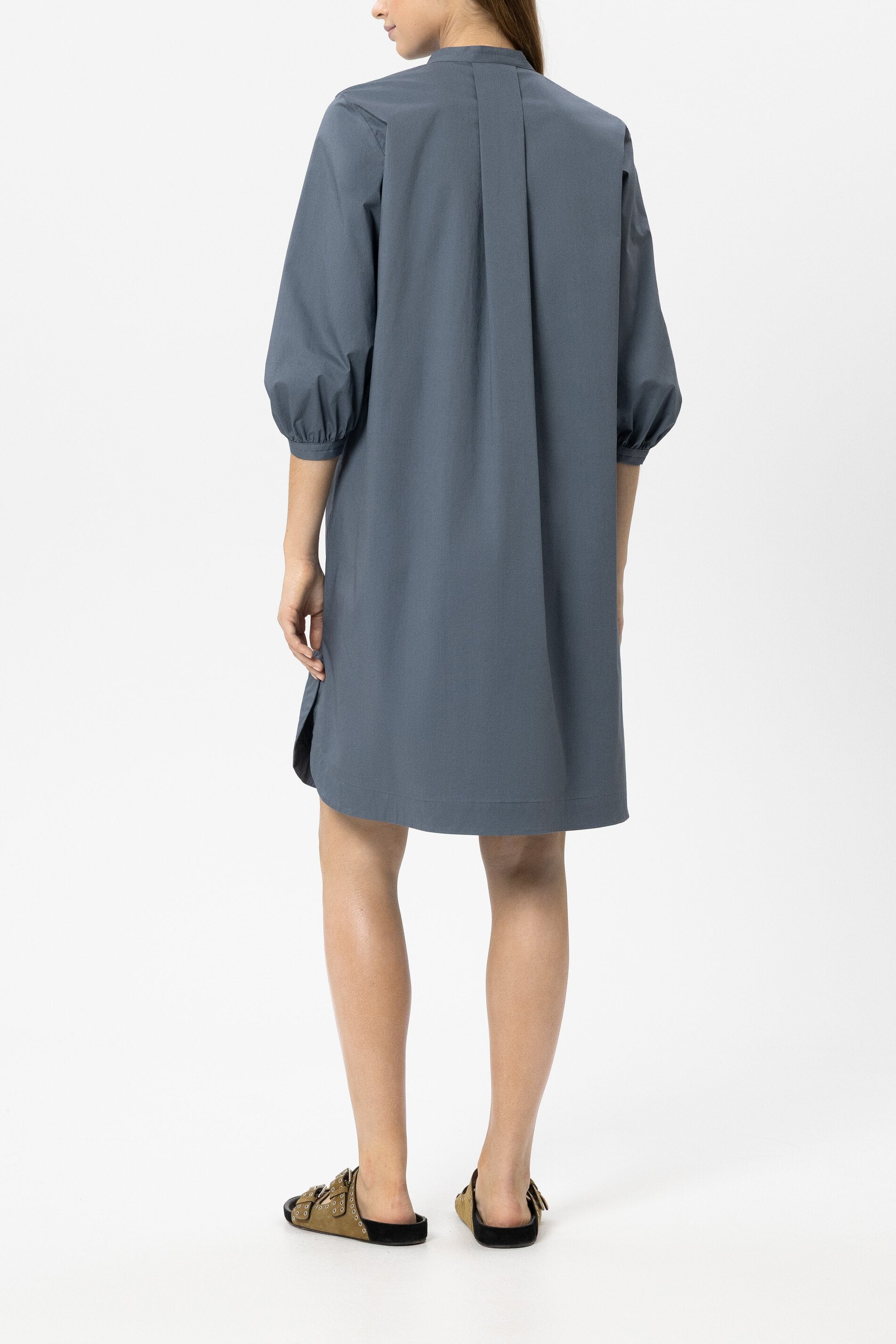 Gabardine-Hemdblusenkleid - tinted blue - Standard | Model Rück