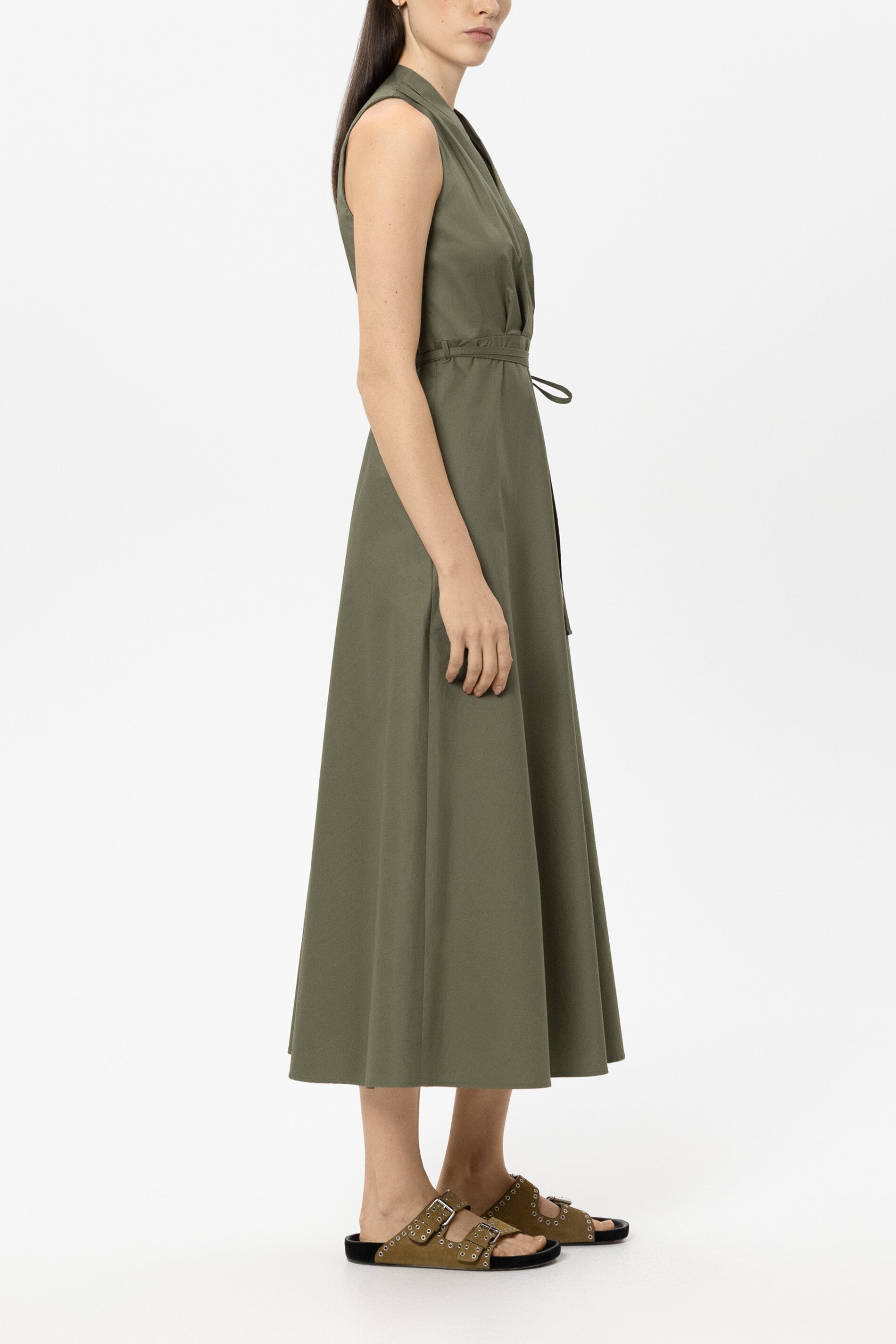 Gabardine-Neckholderkleid - khaki - Standard | Model Seite