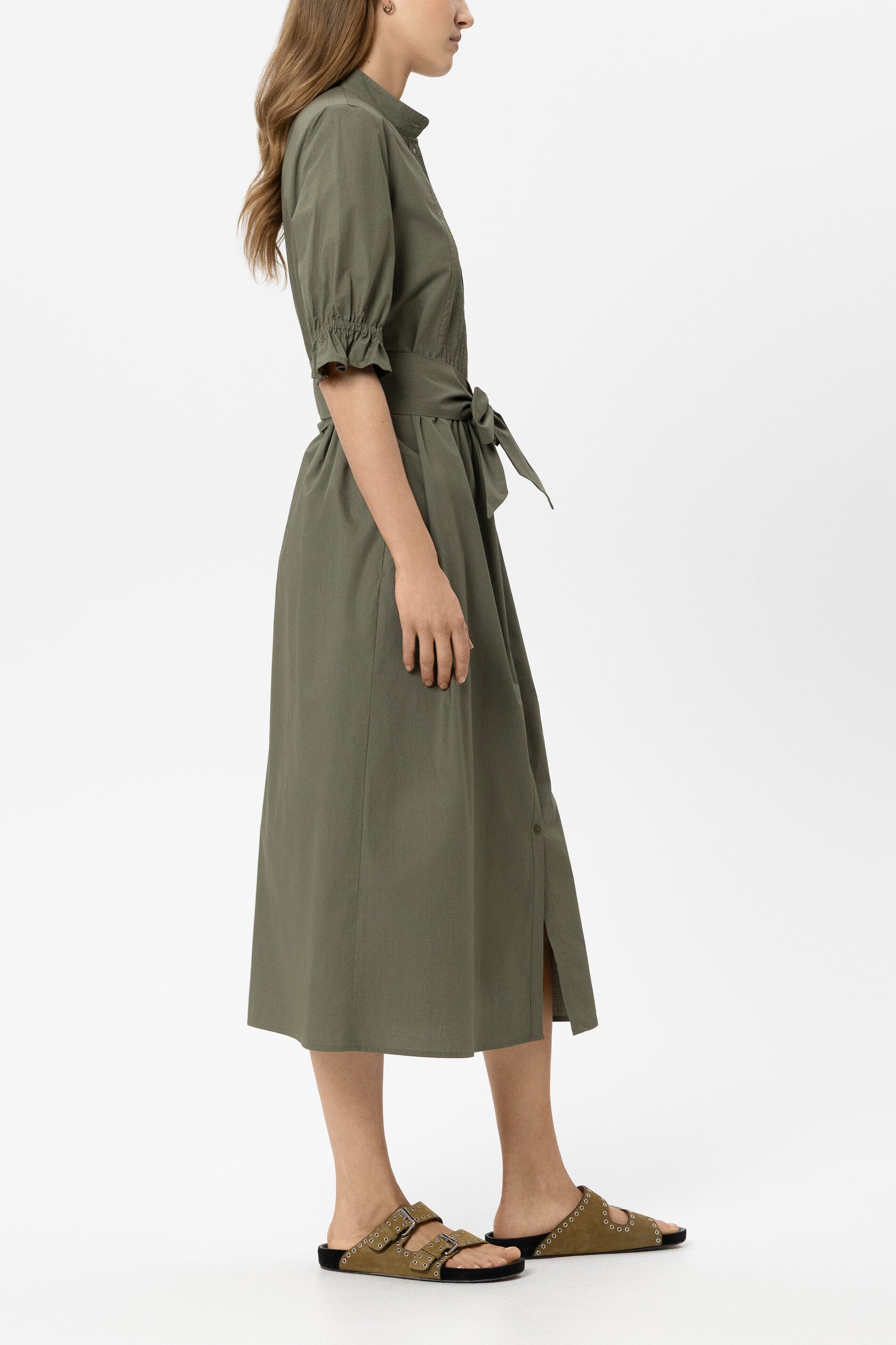 Baumwoll-Hemdblusenkleid - khaki - Standard | Model Seite
