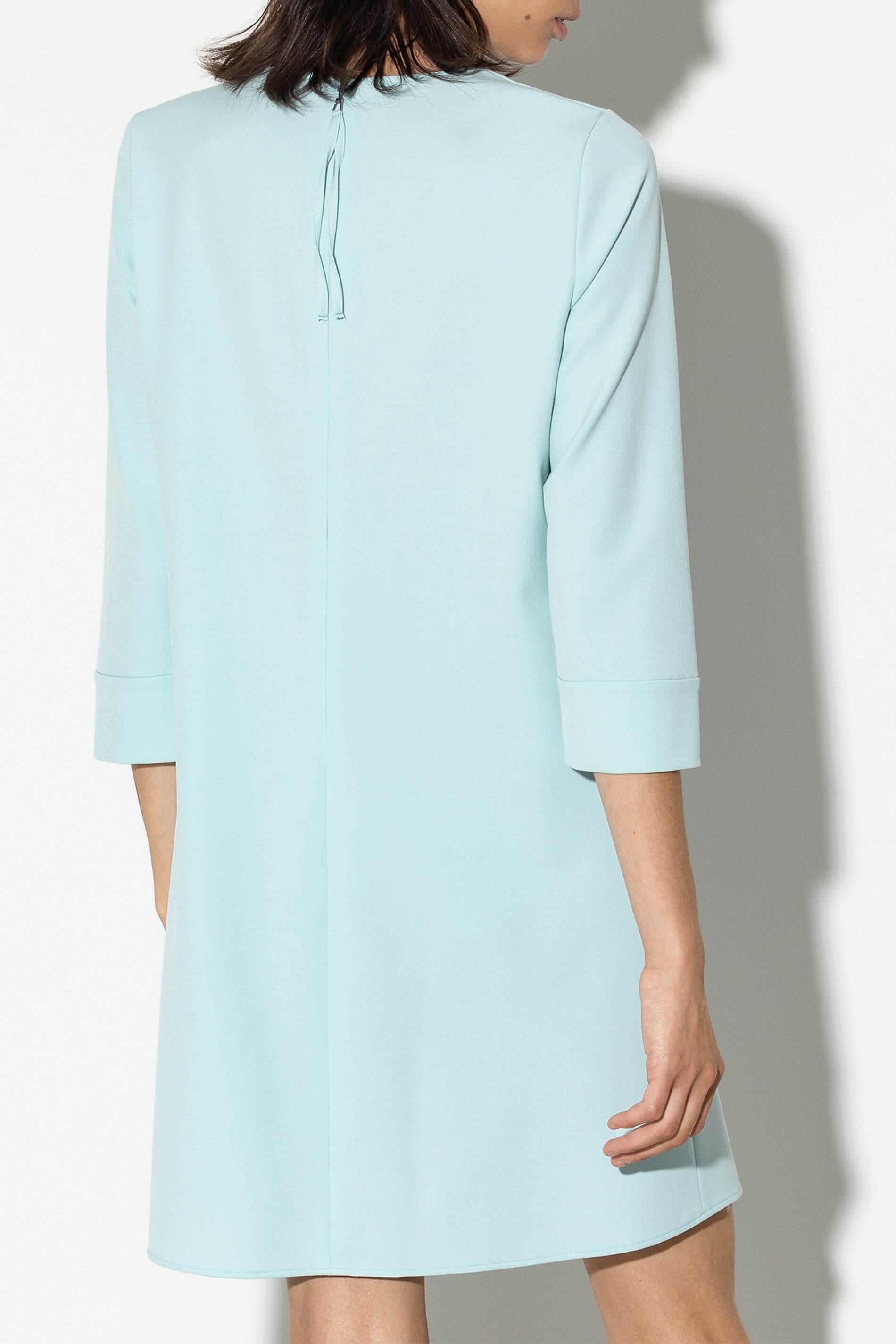 Kleid mit ¾-Arm - mineral aqua - Standard | Model Rück