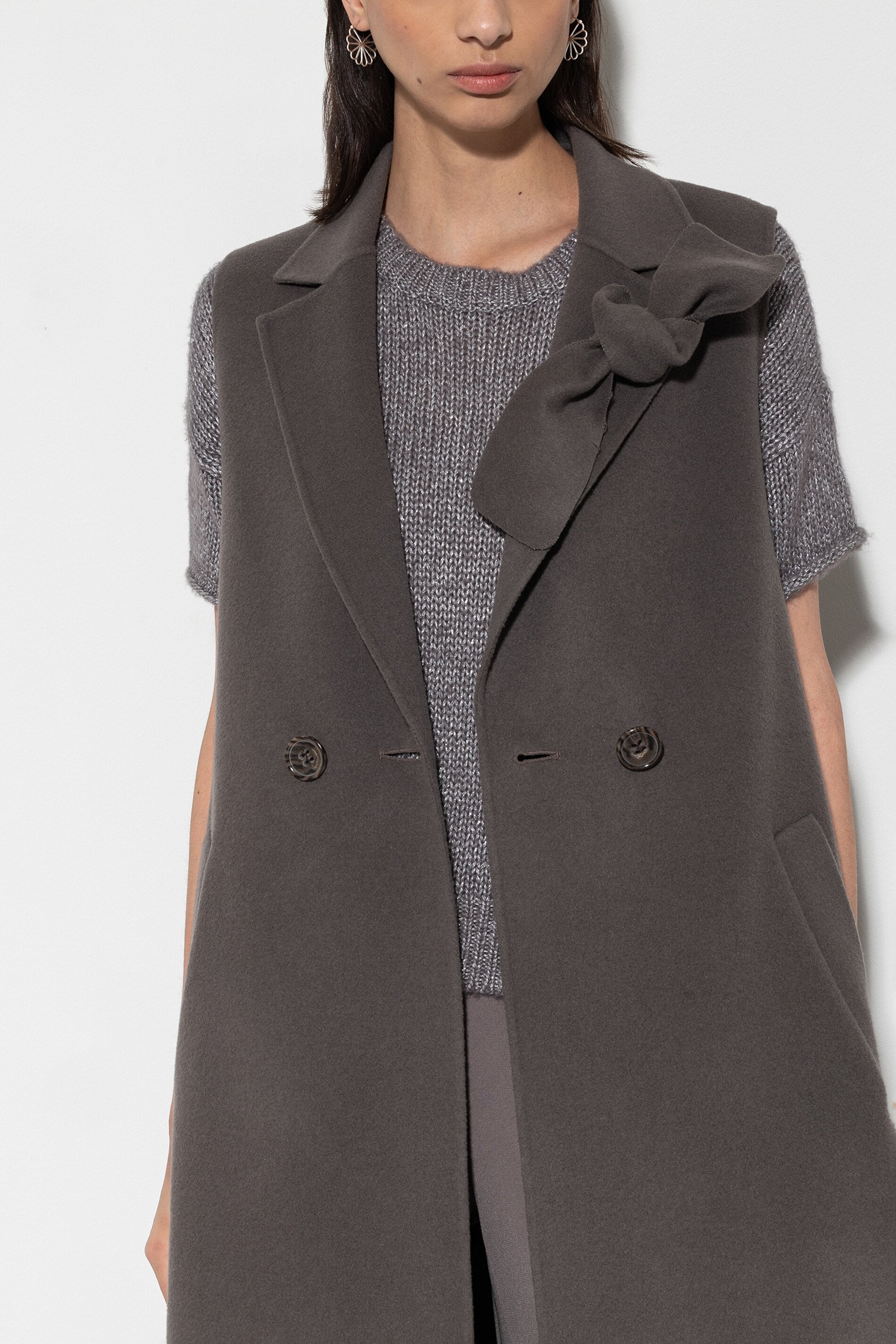 Anstecktuch in Knoten-Optik - taupe - Standard | Model Front