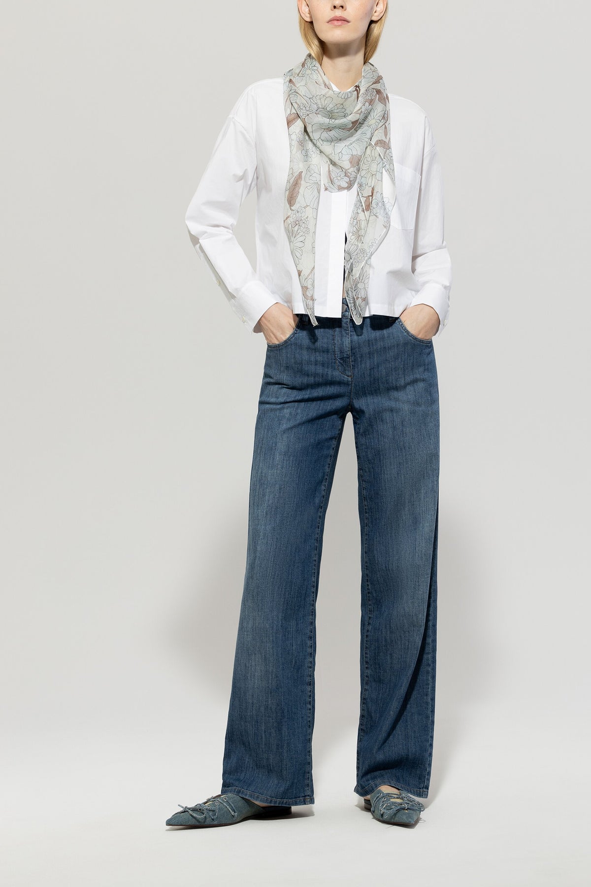 Tuch mit Flower-Print - multi - Standard | Model Front