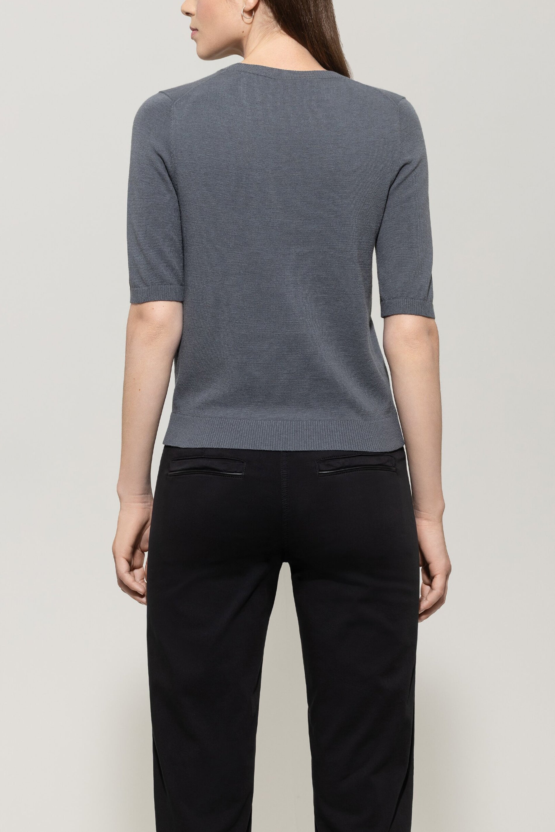 Feinstrick-Pullover - urban grey - Standard | Model Rück