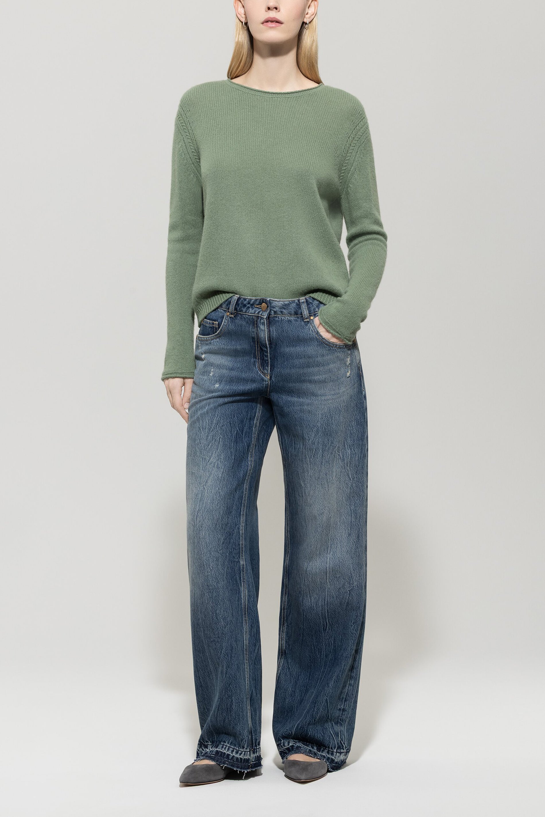 Pullover aus Kaschmir-Mix - salbei - Standard | Model Front