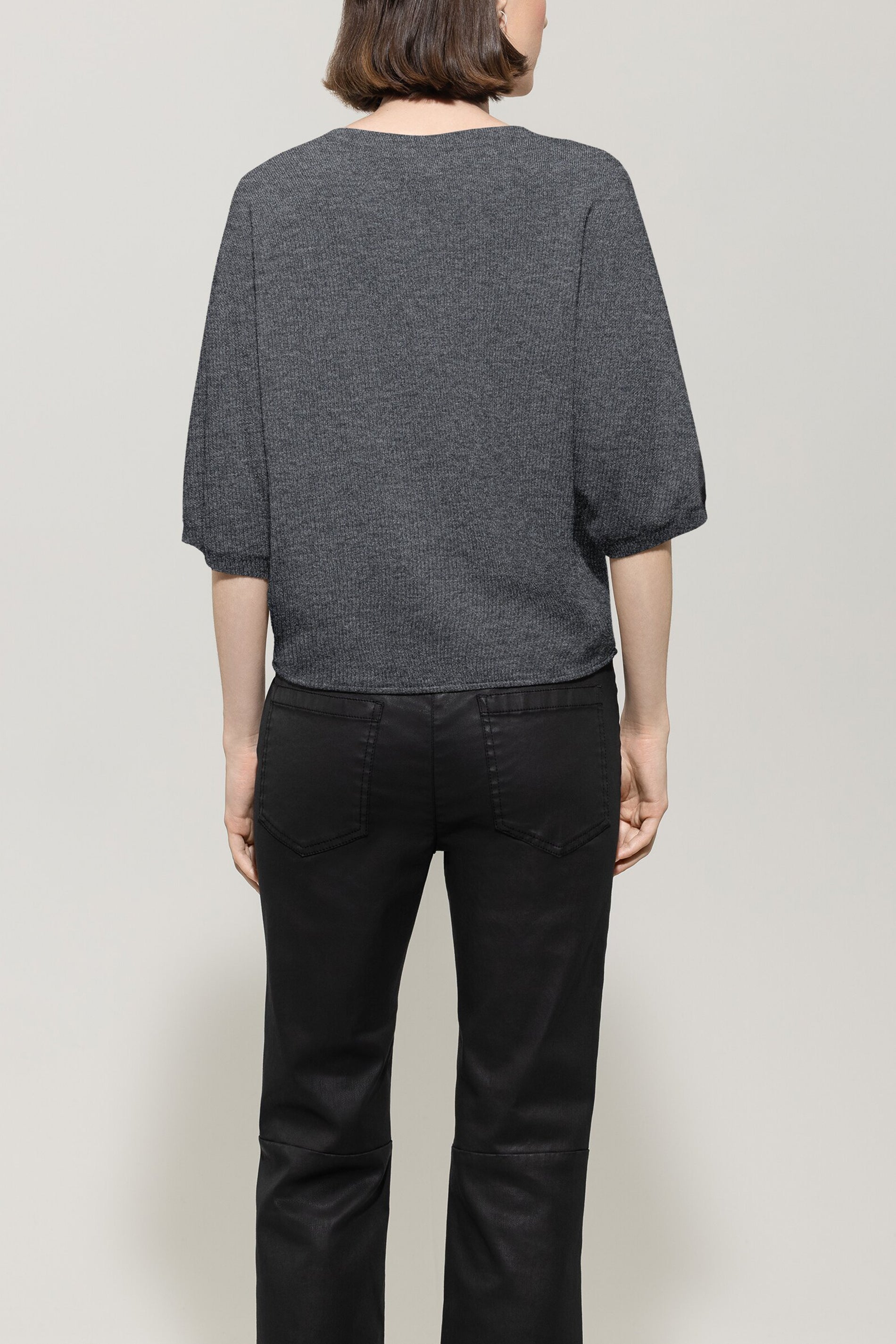 Pullover aus Kaschmir-Mix - urban grey - Standard | Model Rück