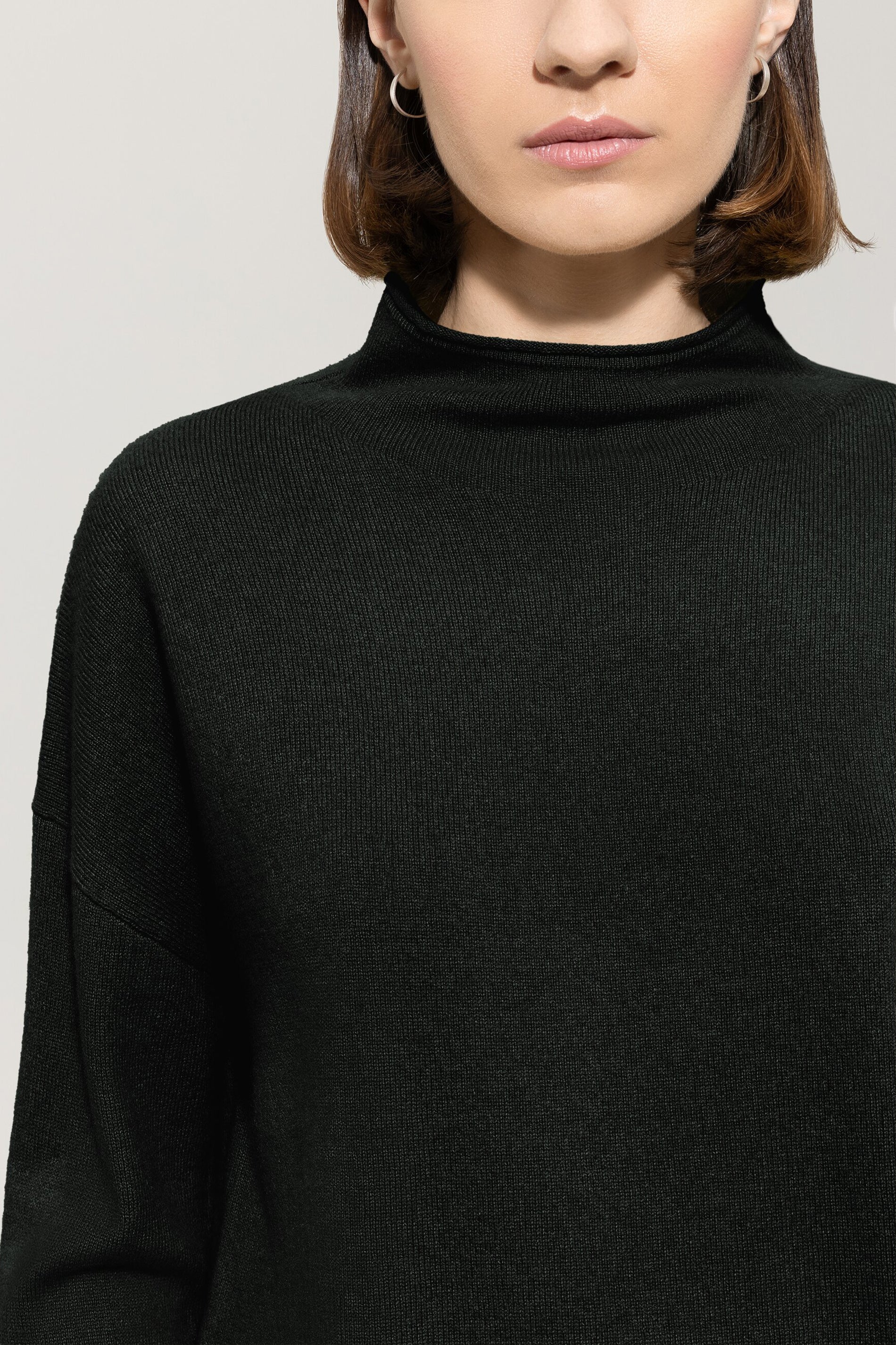 Pullover aus Kaschmir-Mix - deep black - Standard | Model Detail