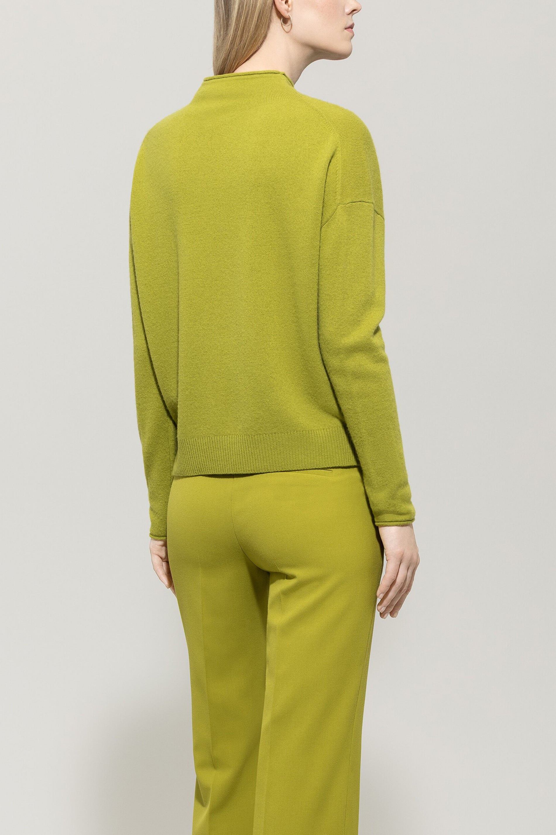 Pullover aus Kaschmir-Mix - acid green - Standard | Model Rück