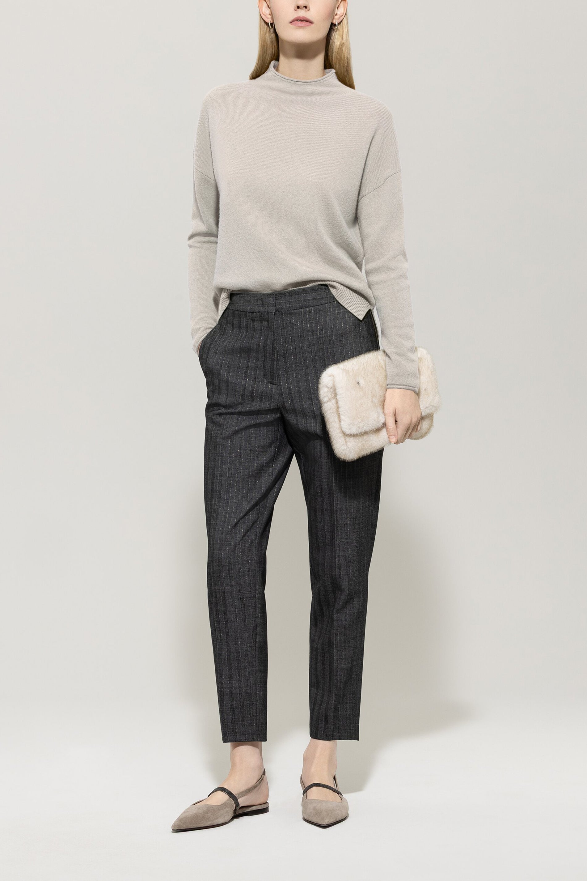 Pullover aus Kaschmir-Mix - oyster - Standard | Model Front