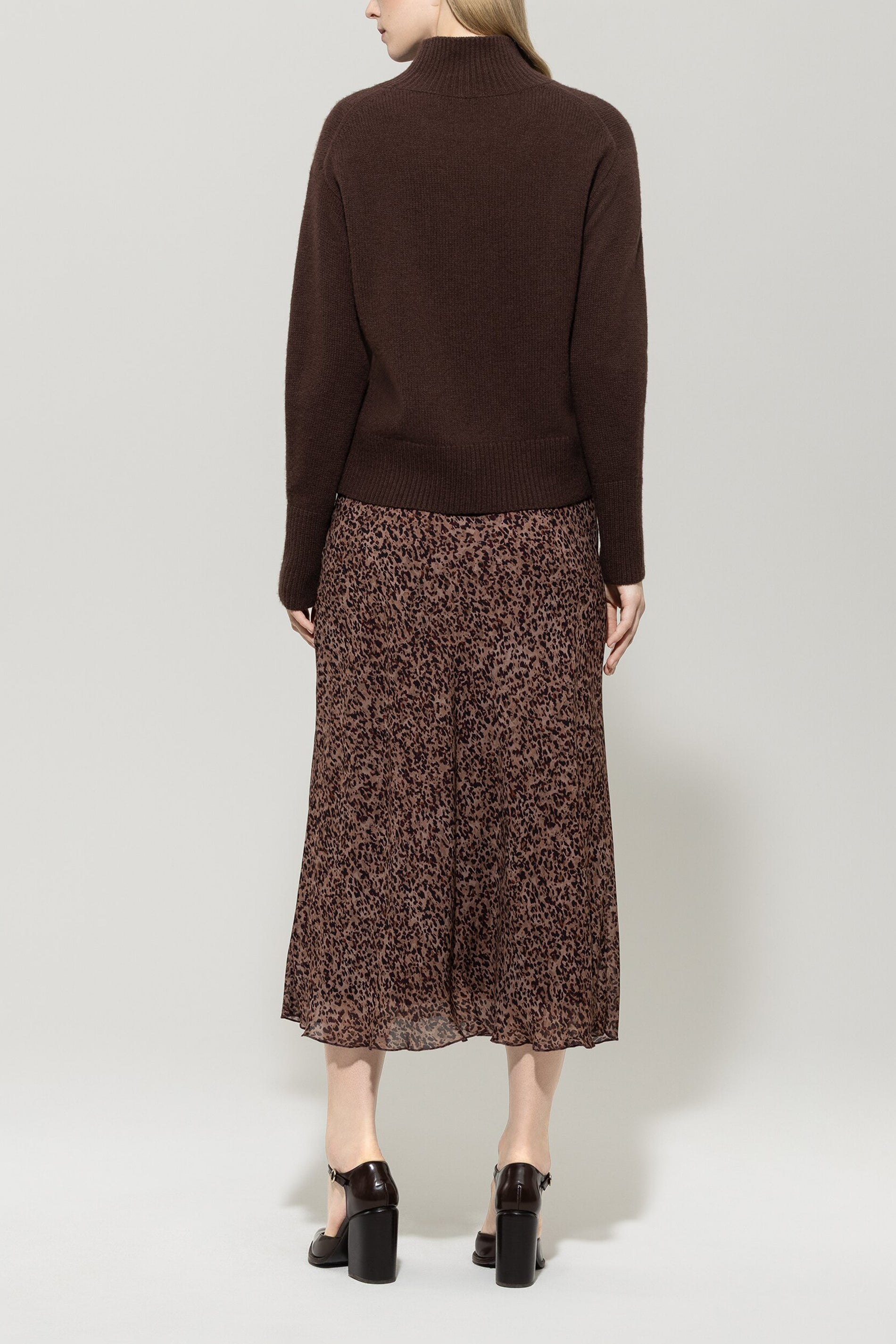 Pullover aus Kaschmir-Mix - espresso - Standard | Model Rück