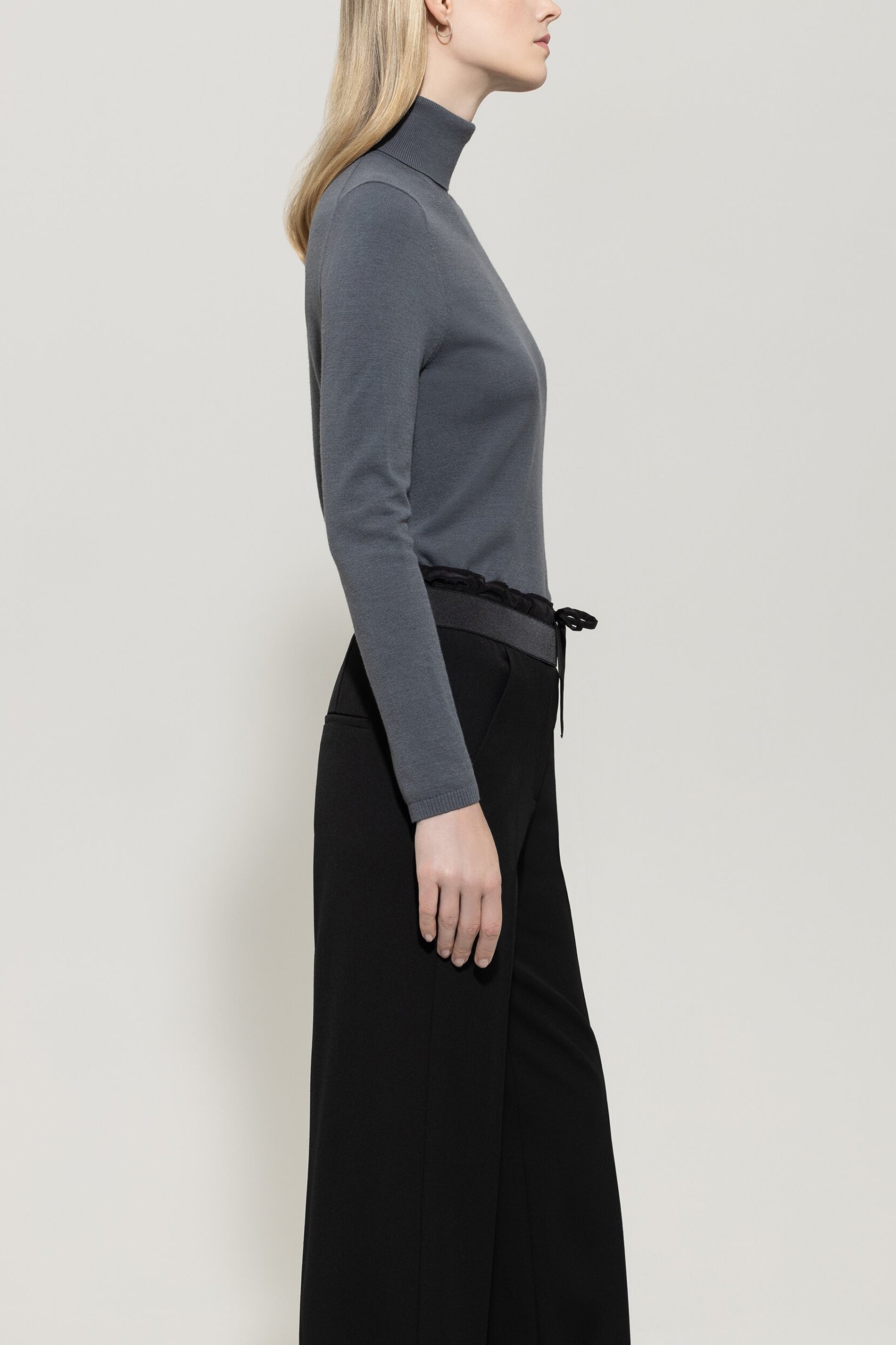 Rollkragen-Pulli aus Woll-Mix - urban grey - Standard | Model Seite