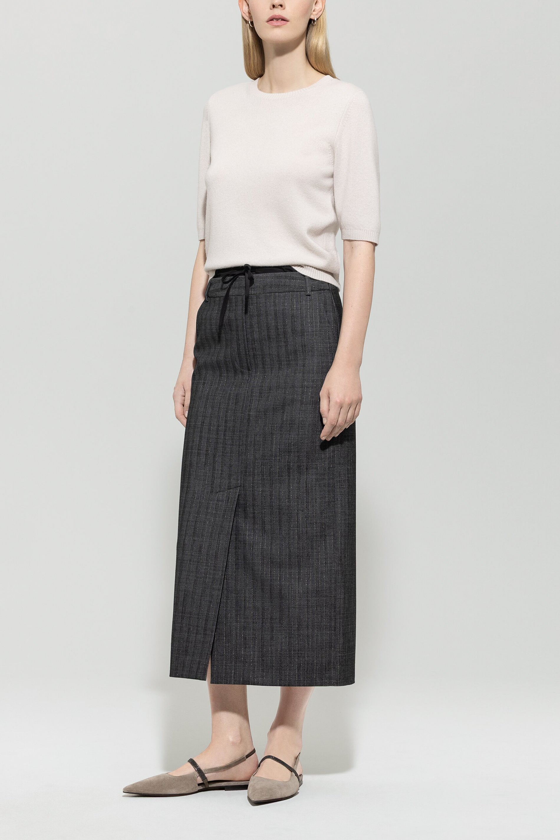 Kurzarm-Pulli aus Kaschmir-Mix - silky cream - Standard | Model Front