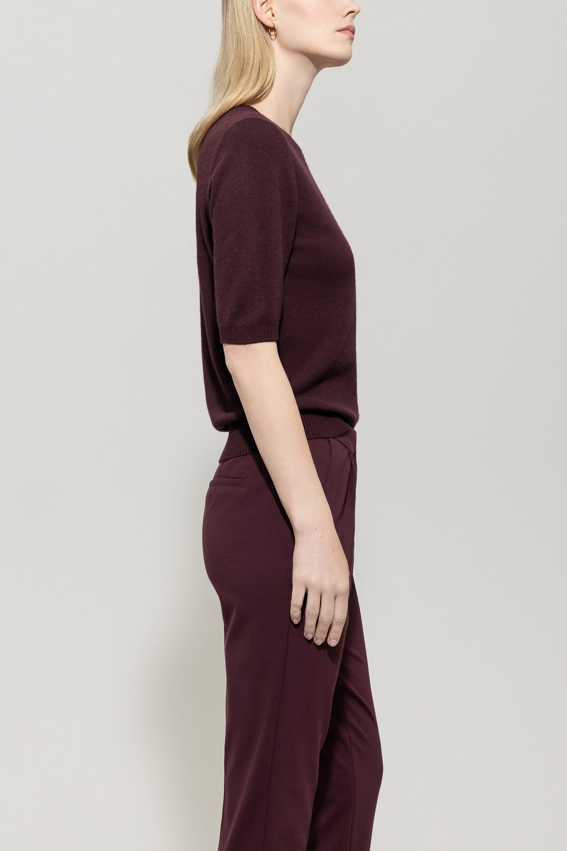 Kurzarm-Pulli aus Kaschmir-Mix - burgundy - Standard | Model Seite