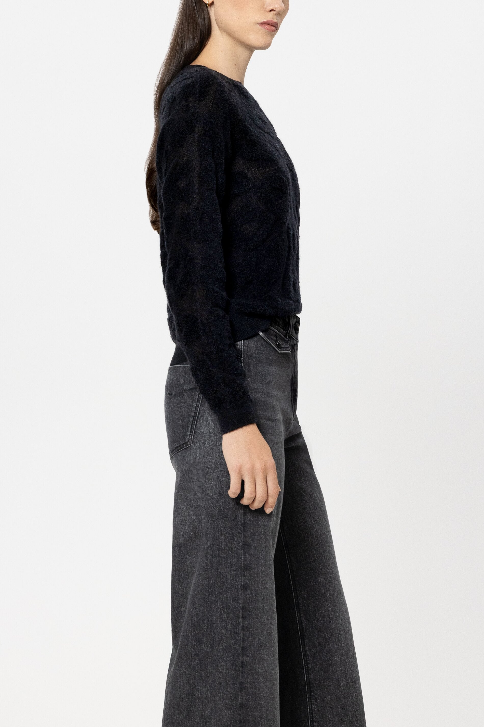 Pullover mit Leo-Pattern - pure black - Standard | Model Seite