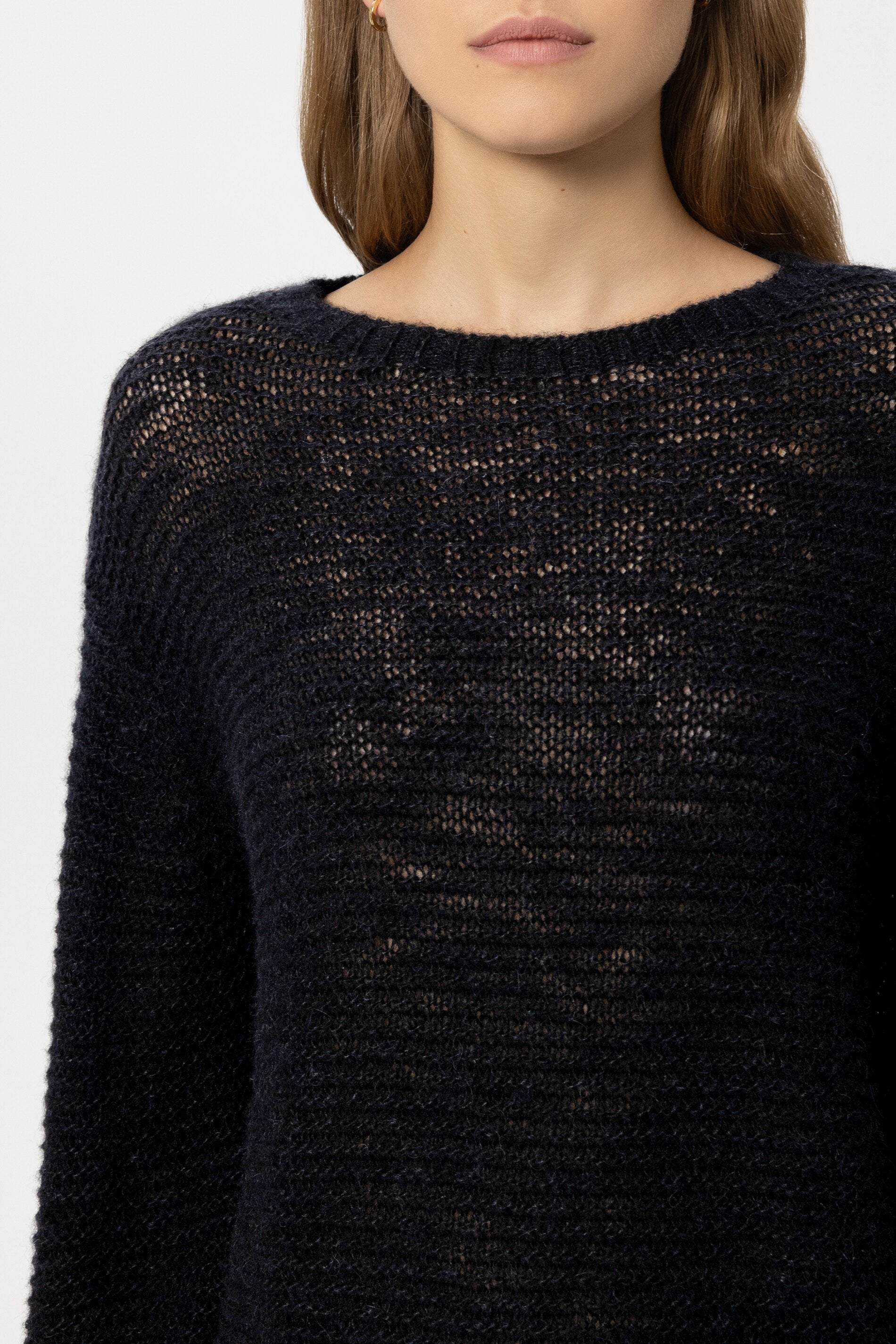 Pullover in Links-Struktur - pure black - Standard | Model Detail