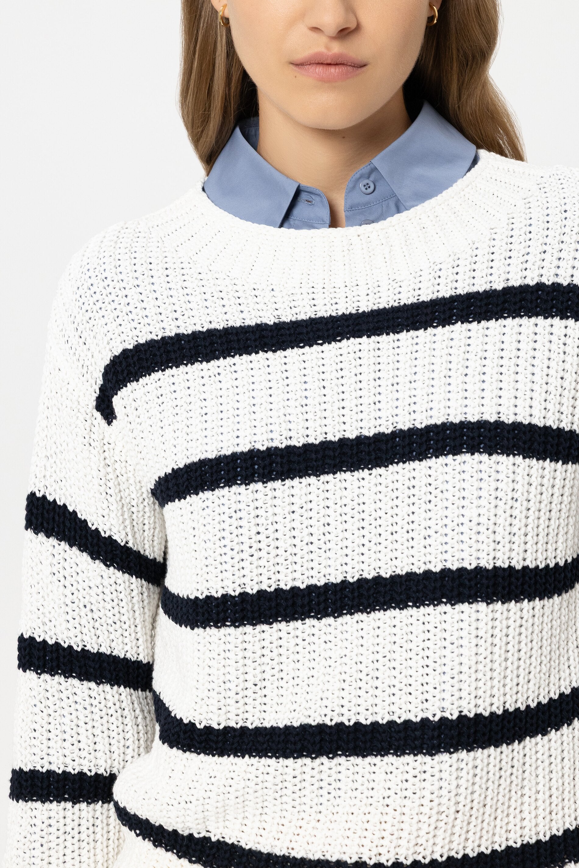 Ringel-Pullover aus Leinen-Mix - cream / navy - Standard | Model Detail