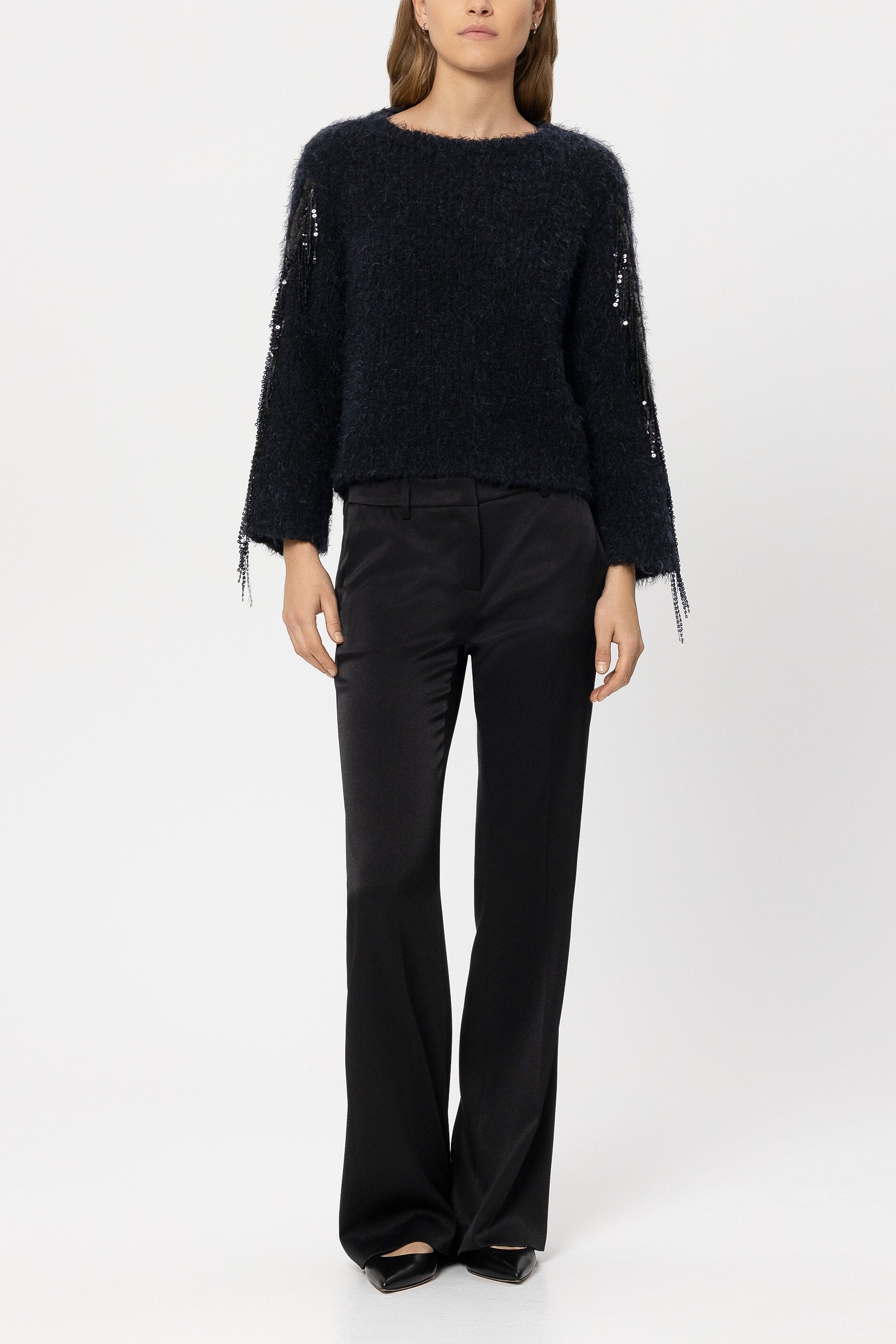 Pullover mit Statement-Fransen - black - Standard | Model Front