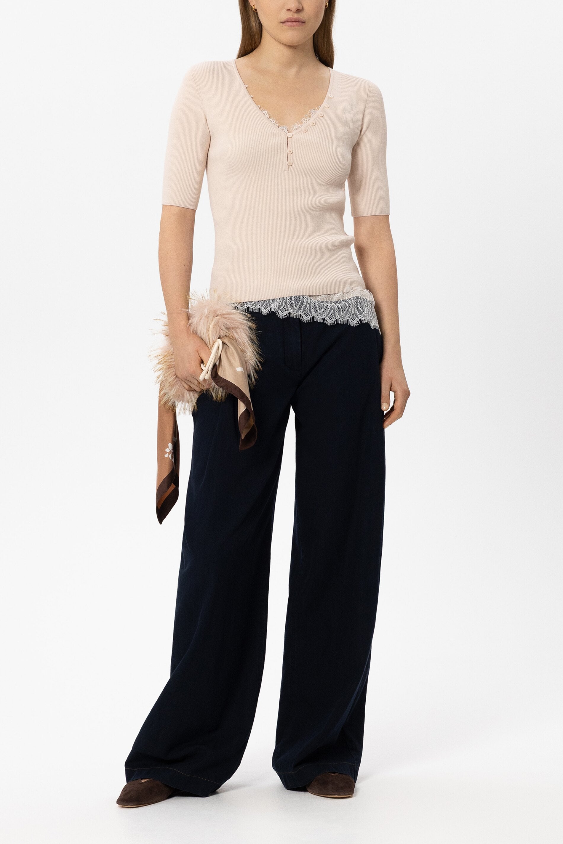 Feinstrick-Pullover - powder - Standard | Model Front