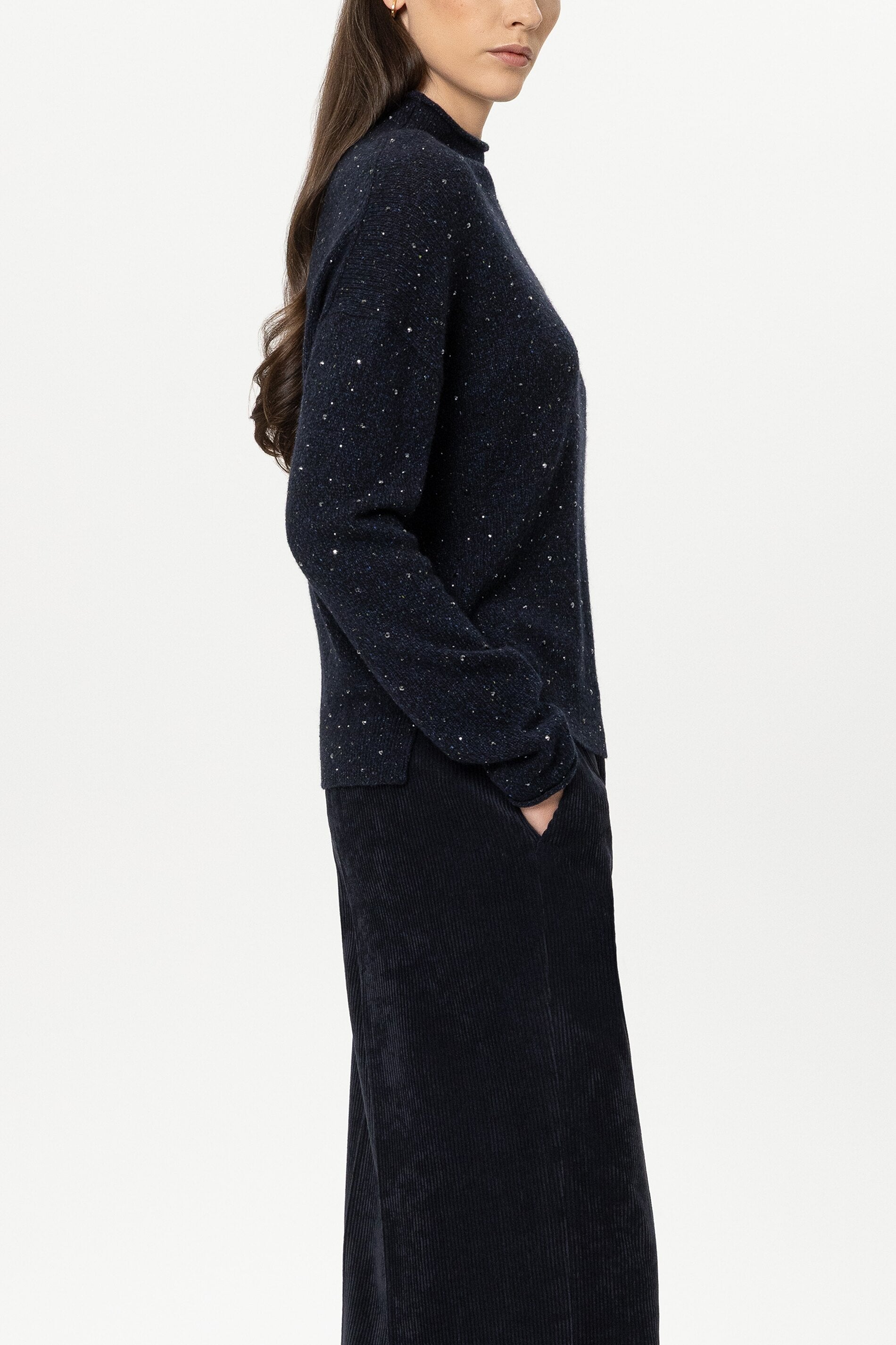 Turtleneck mit Schmucksteinen - winter navy - Standard | Model Seite