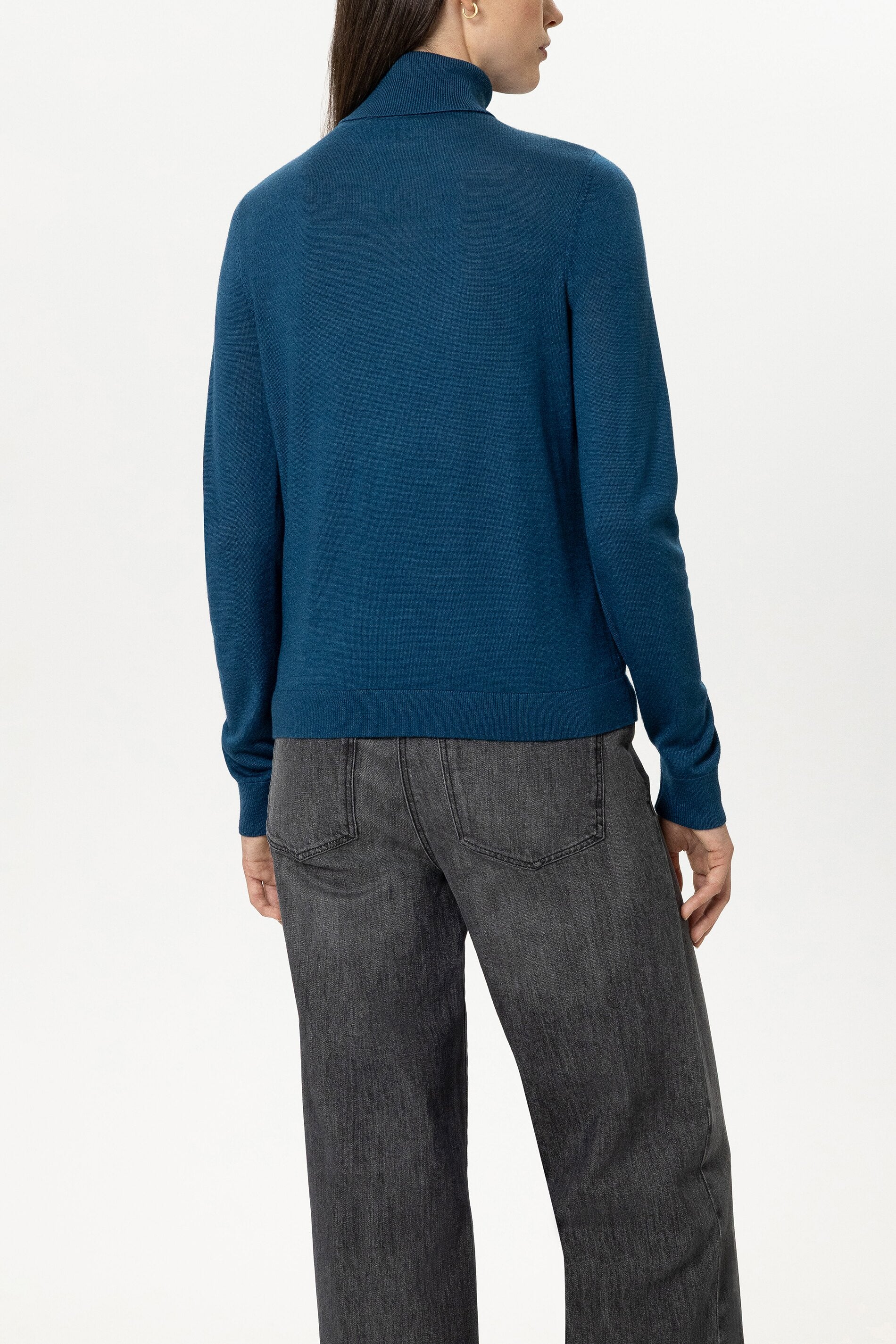 Turtleneck aus Woll-Mix - sapphire - Standard | Model Rück