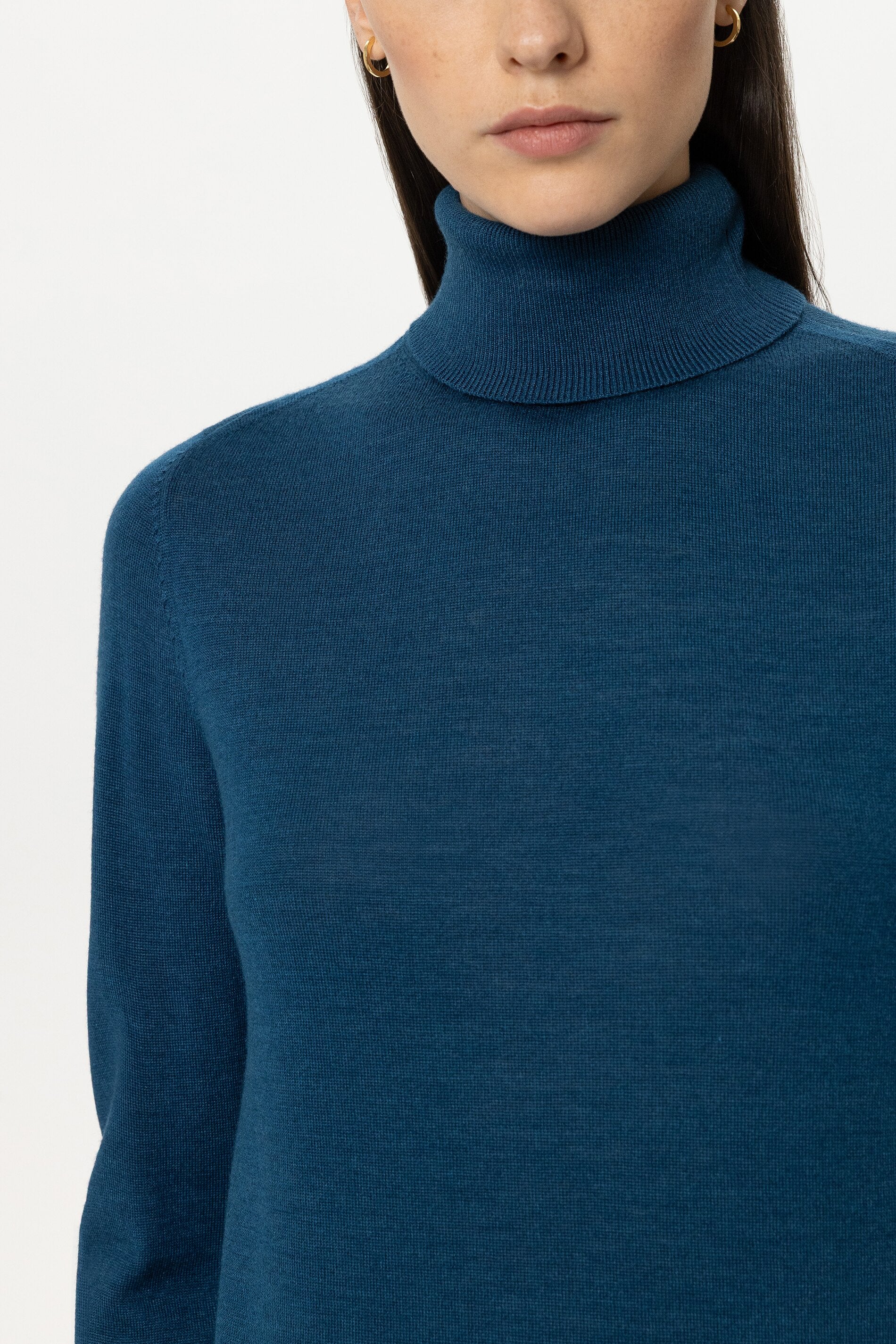 Turtleneck aus Woll-Mix - sapphire - Standard | Model Detail