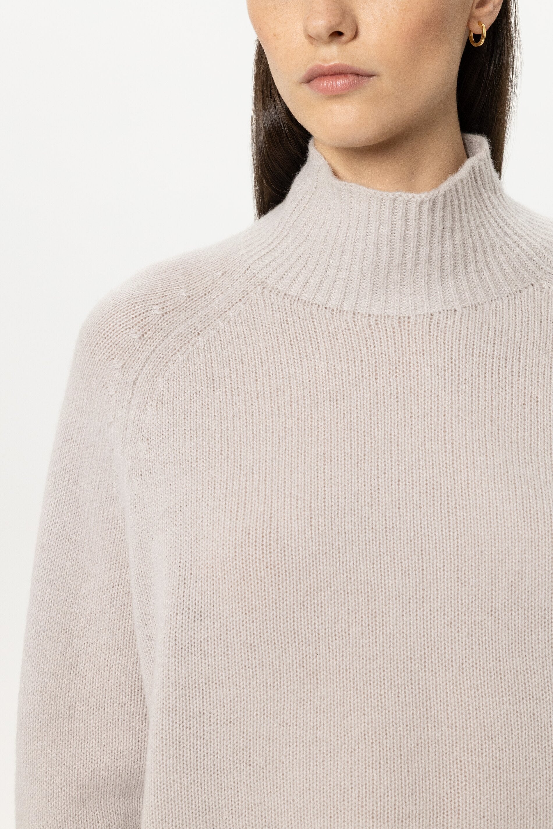 Turtleneck aus Kaschmir-Mix - pearl - Standard | Model Detail