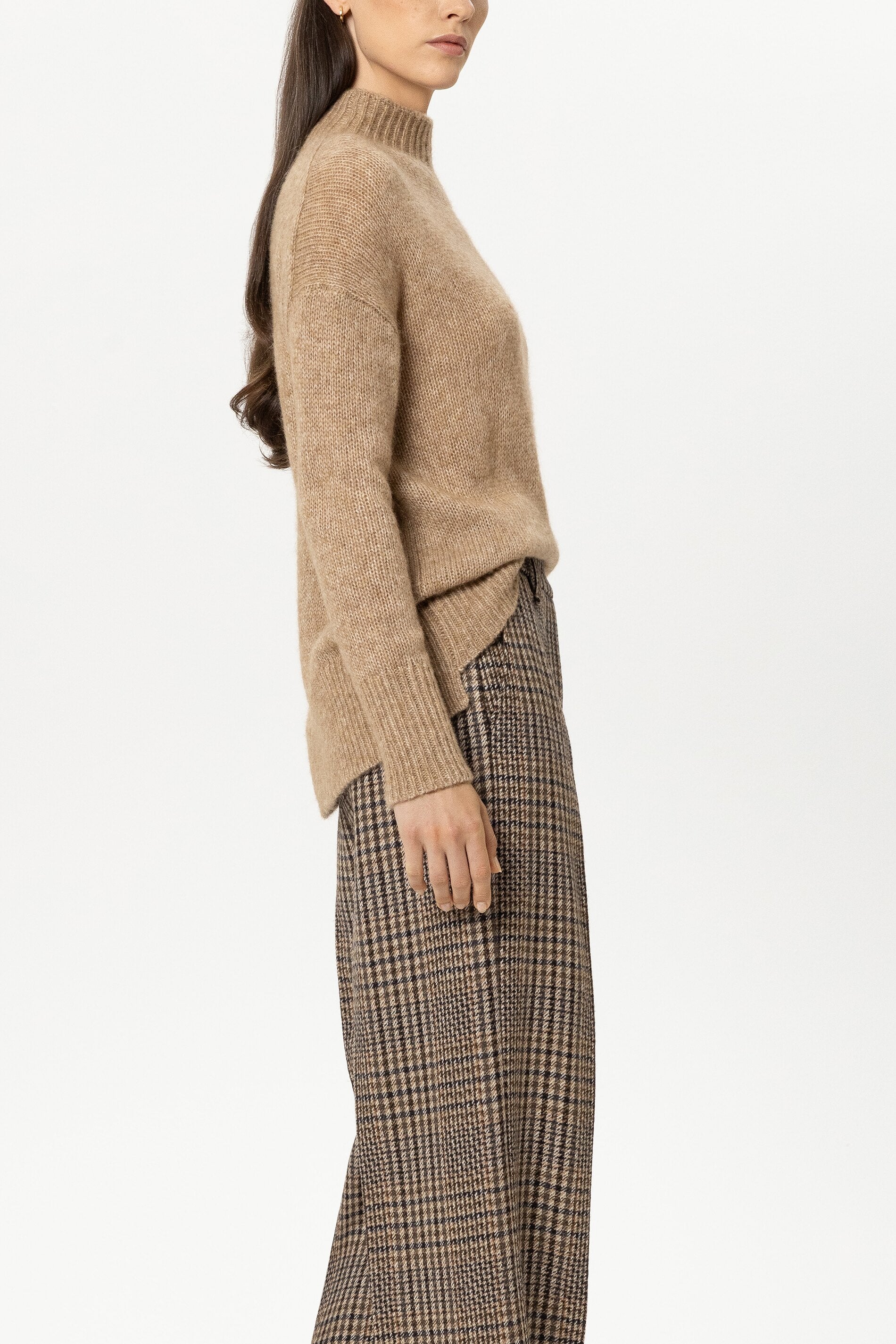 Turtleneck aus Alpaka-Mix - soft caramel - Standard | Model Seite