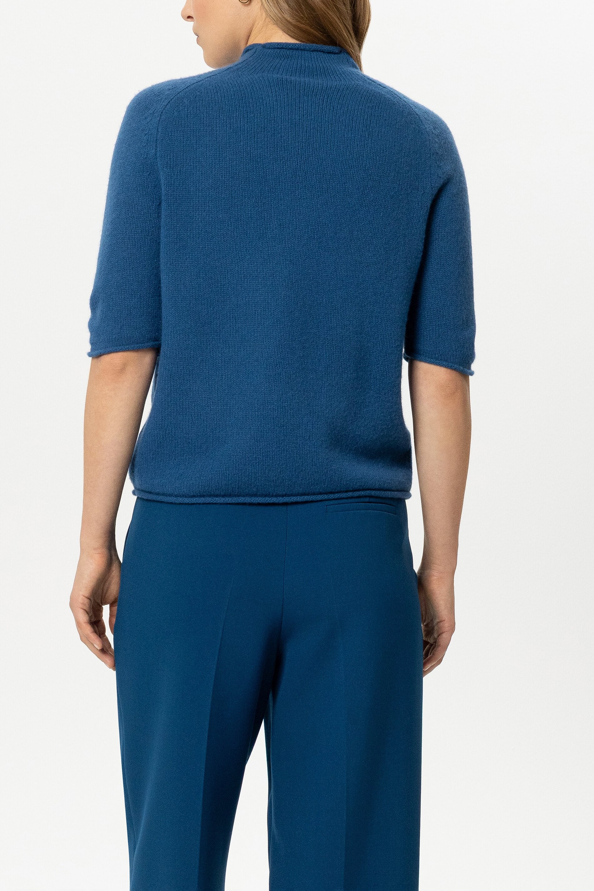 Turtleneck aus Kaschmir-Mix - sapphire - Standard | Model Rück