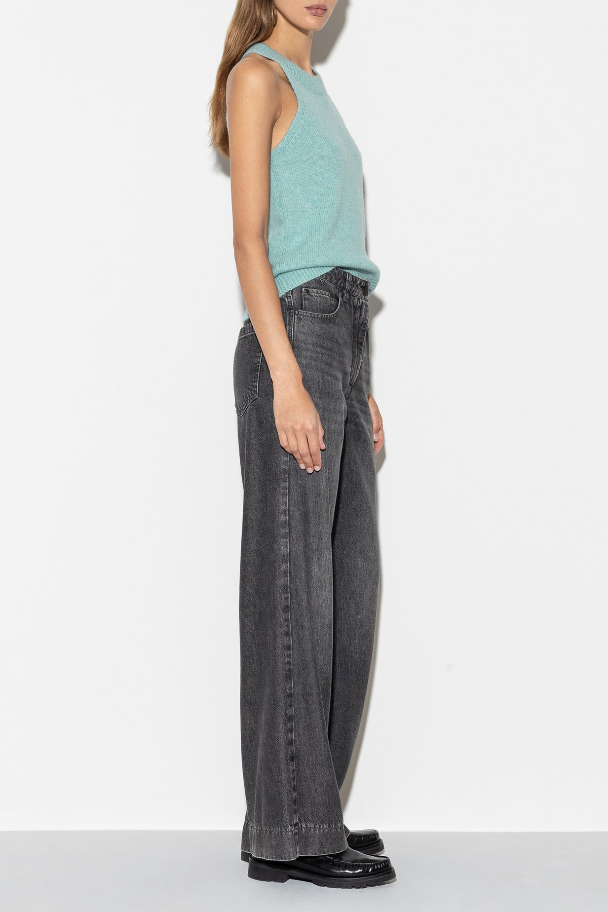 Halterneck-Top - mineral aqua - Standard | Model Seite