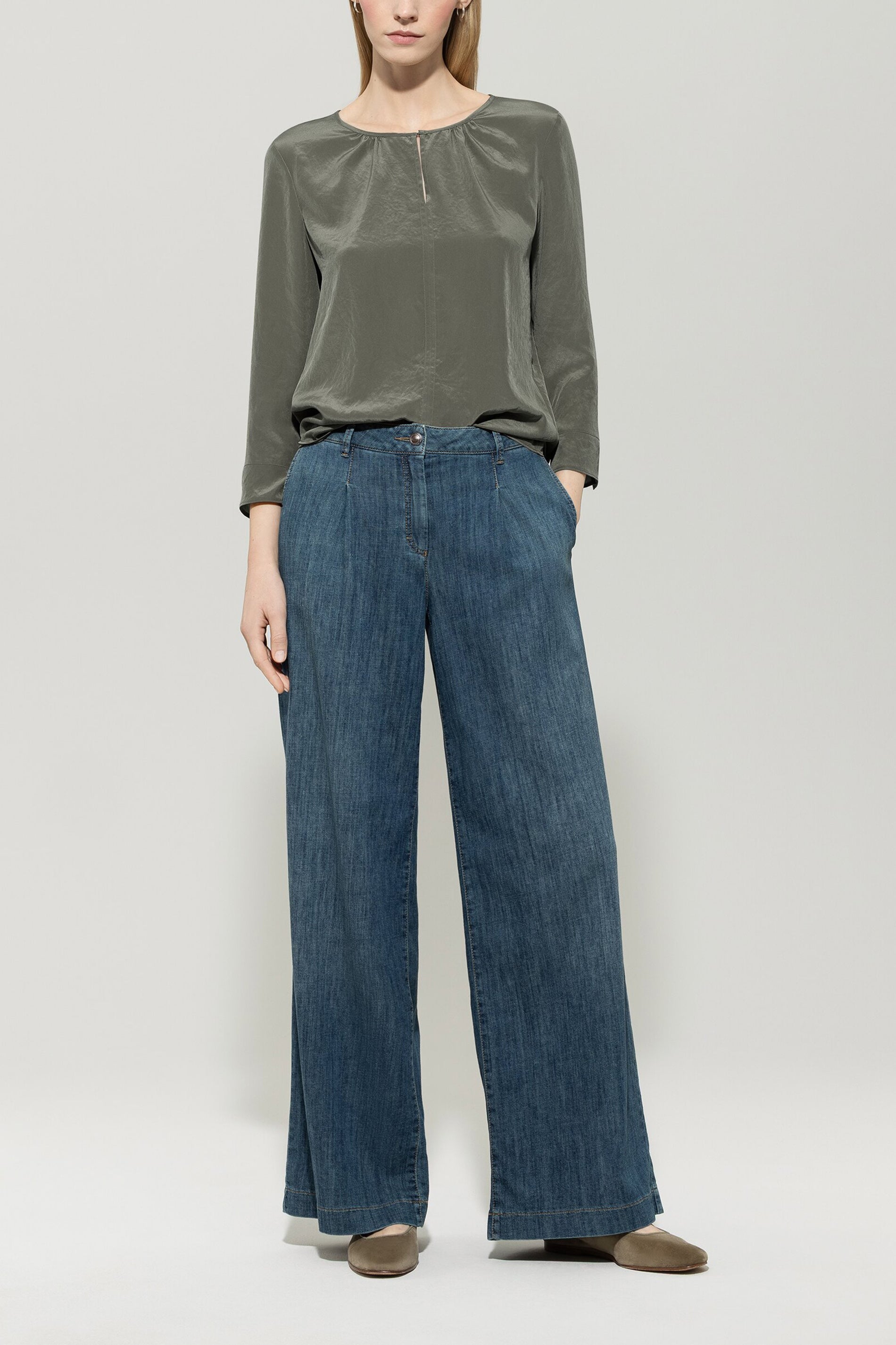 Flowing blouse shirt cool khaki Standard