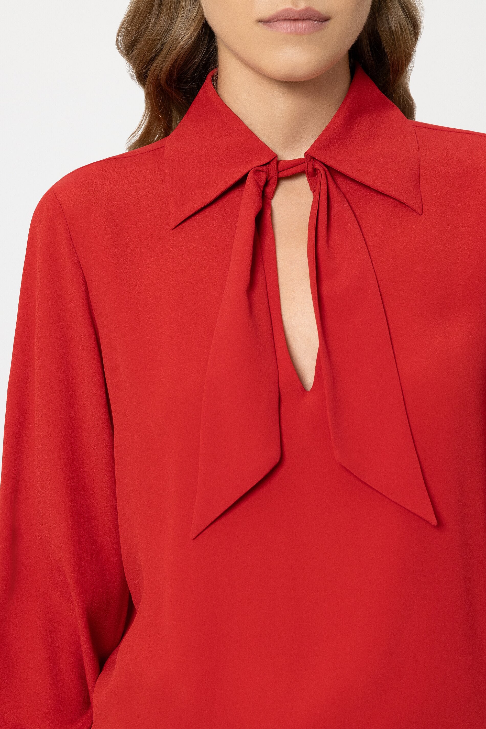 Schluppenbluse aus Seiden-Mix - cherry red - Standard | Model Detail