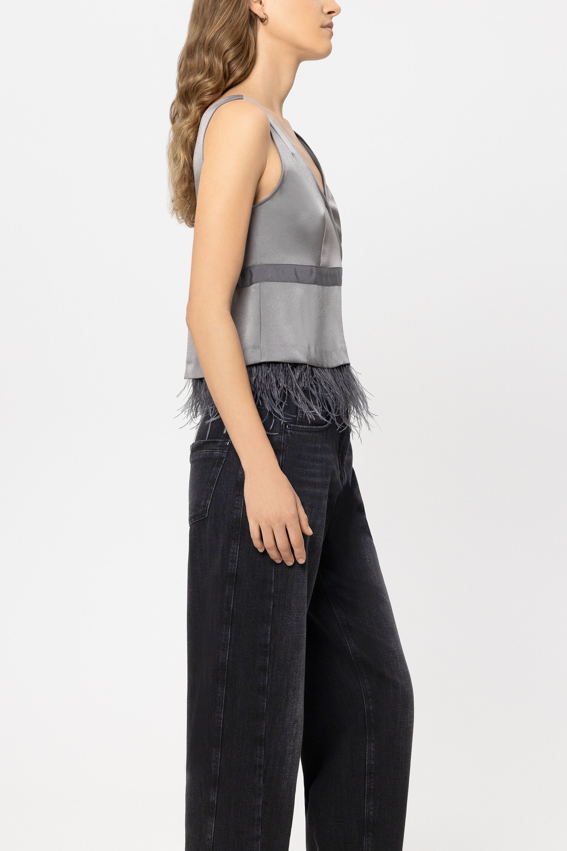 Trägertop mit Feder-Saum - platin - Standard | Model Seite