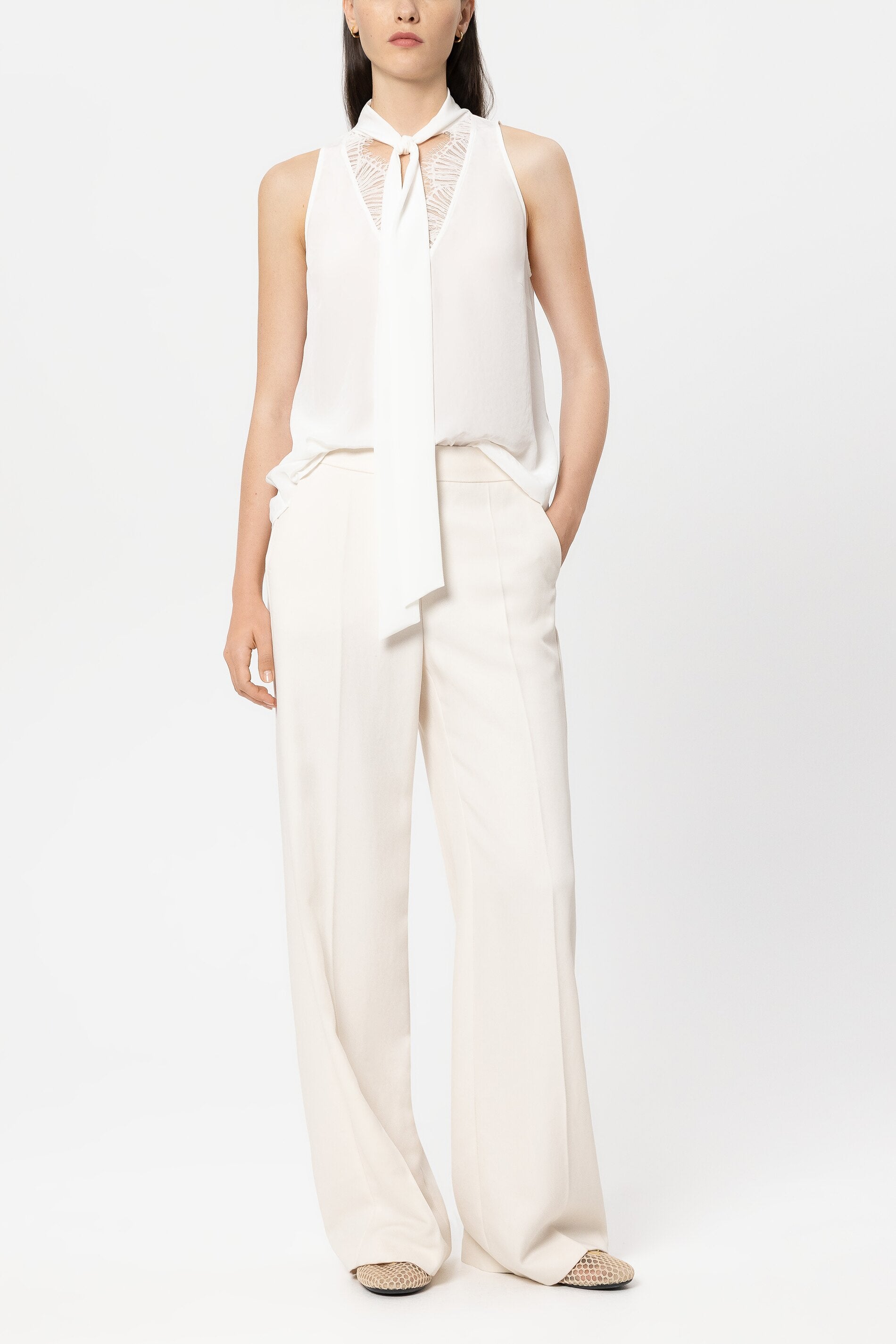 Blusentop mit Spitzendetails - off-white - Standard | Model Front