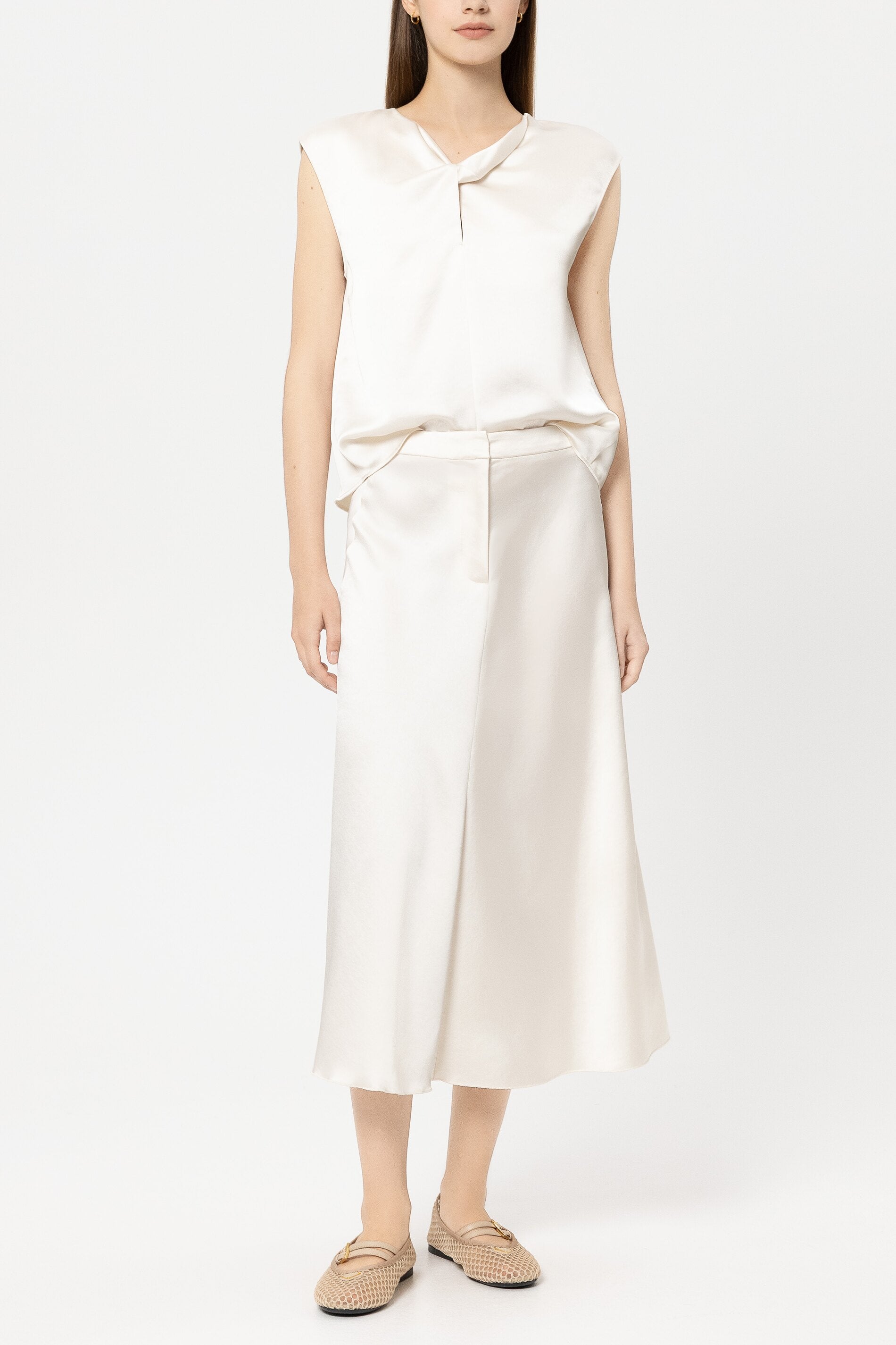 Satin-Top mit Knotendetail - cream - Standard | Model Front