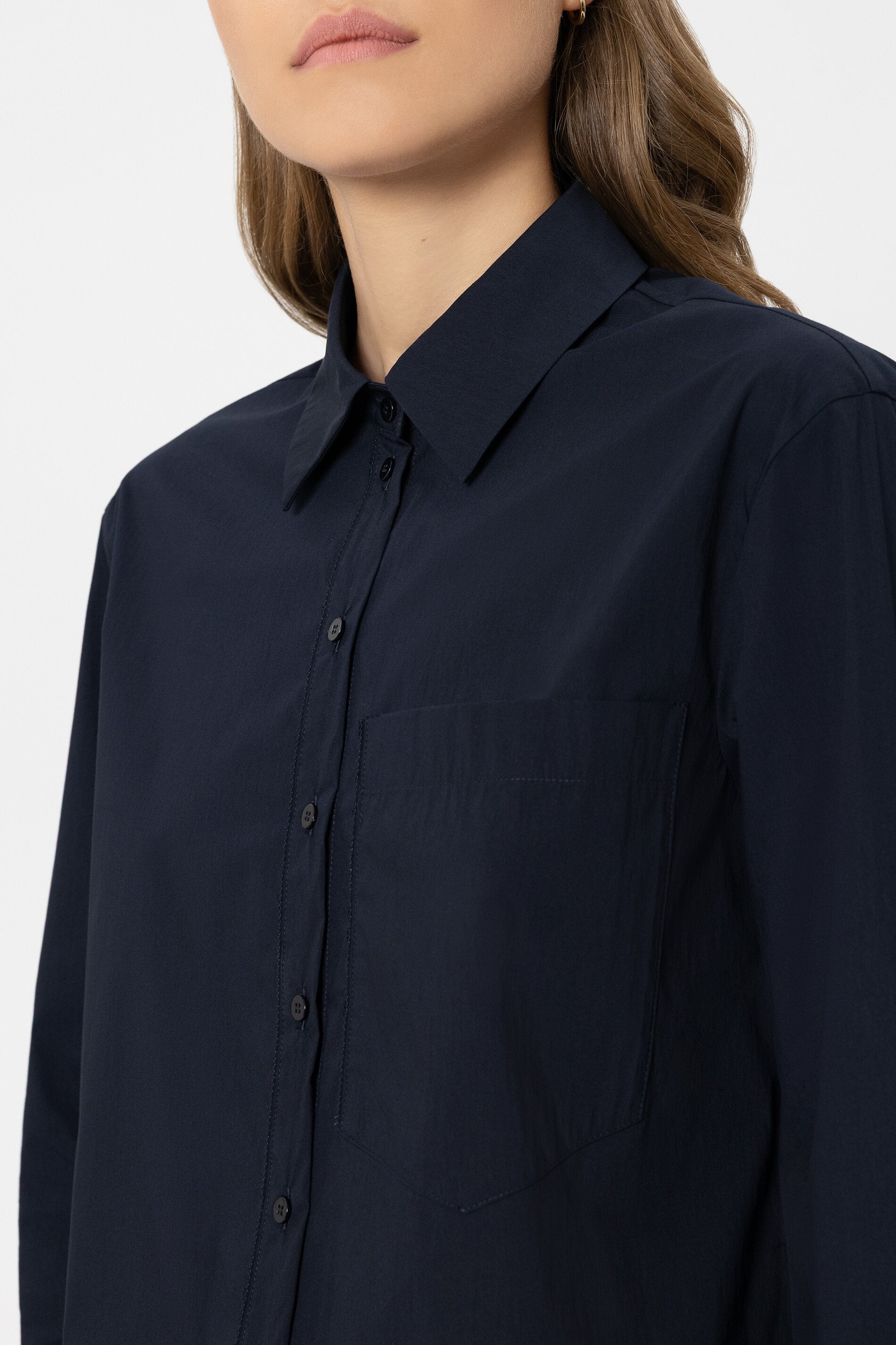 Hemdbluse mit Ajour-Stickerei - navy blue - Standard | Model Detail