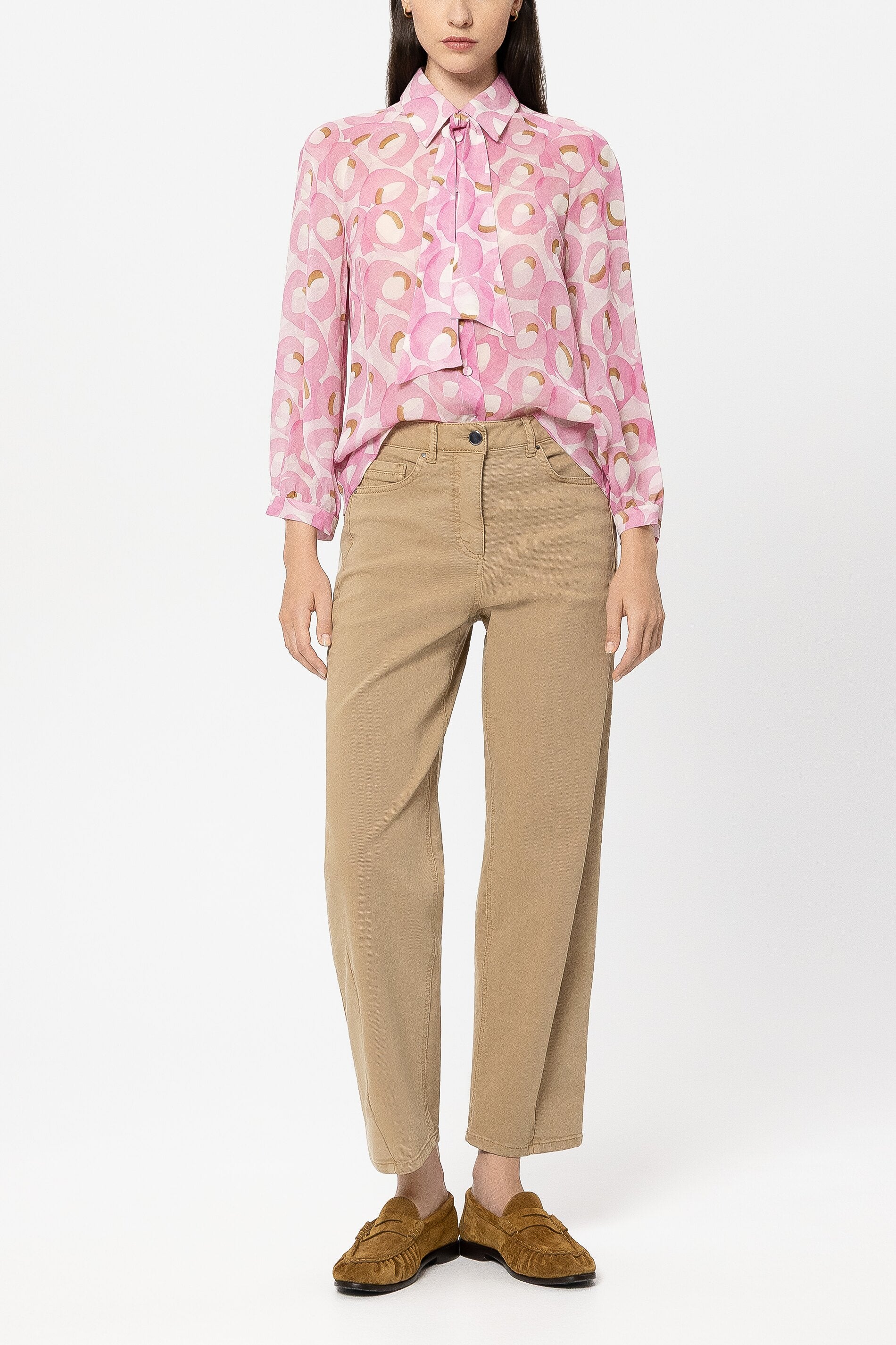 Hemdbluse mit Retro-Print - creamy blush / cream - mit Schluppe | Model Front