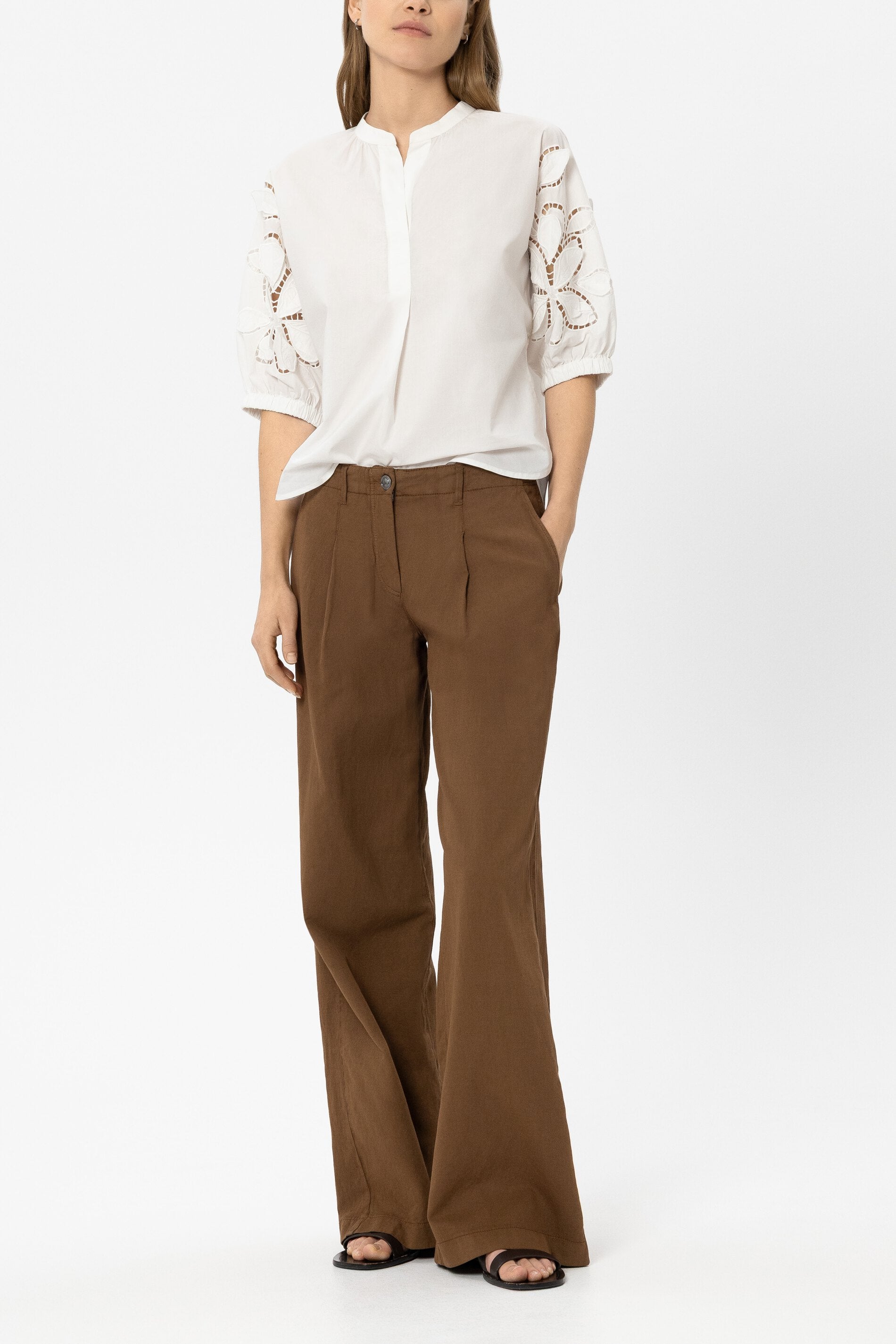 Bluse mit Lochstickerei - white - Standard | Model Front